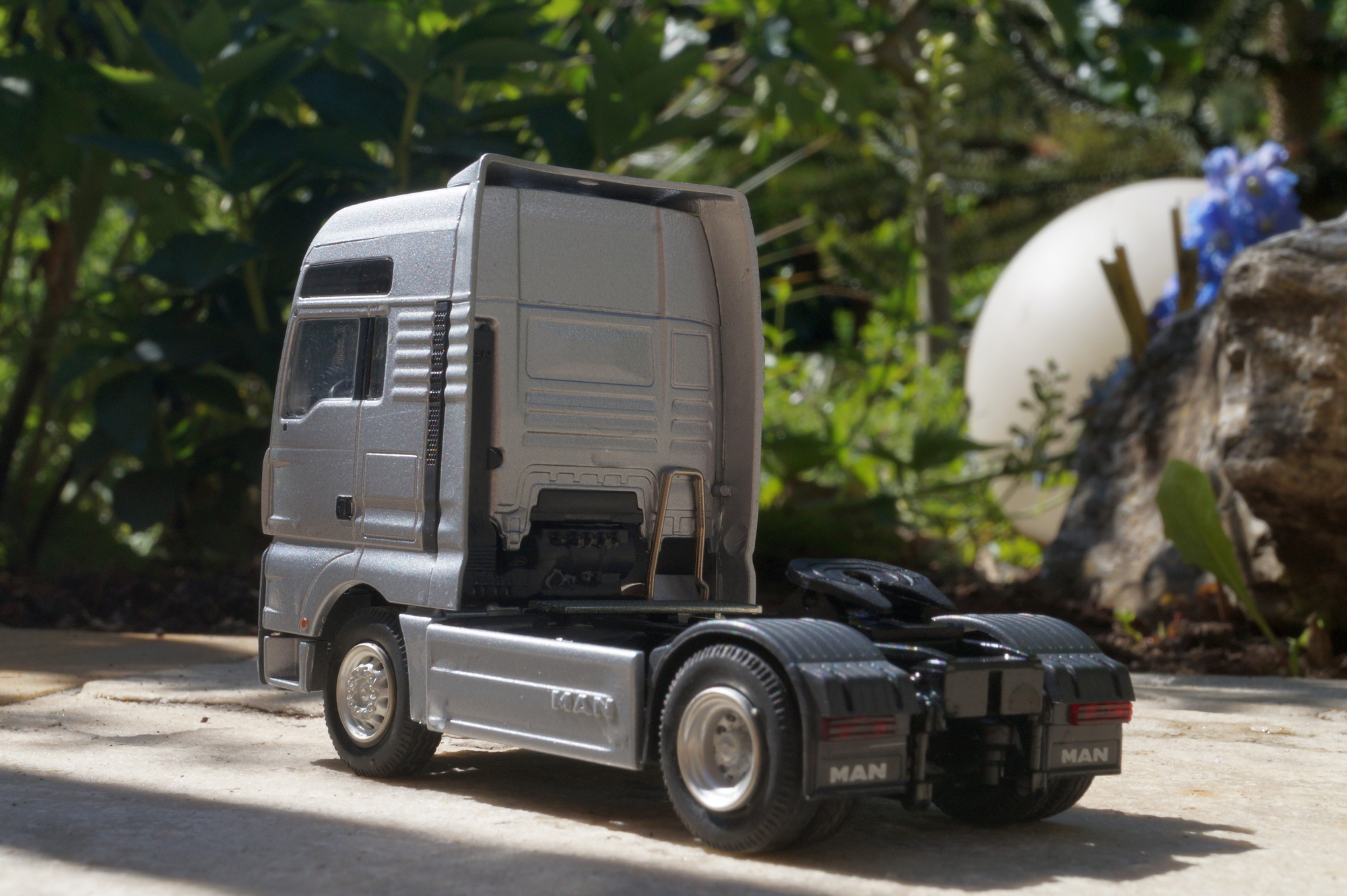 MAN TGX  3achs Solozugmaschine "Truck off the Year 2001