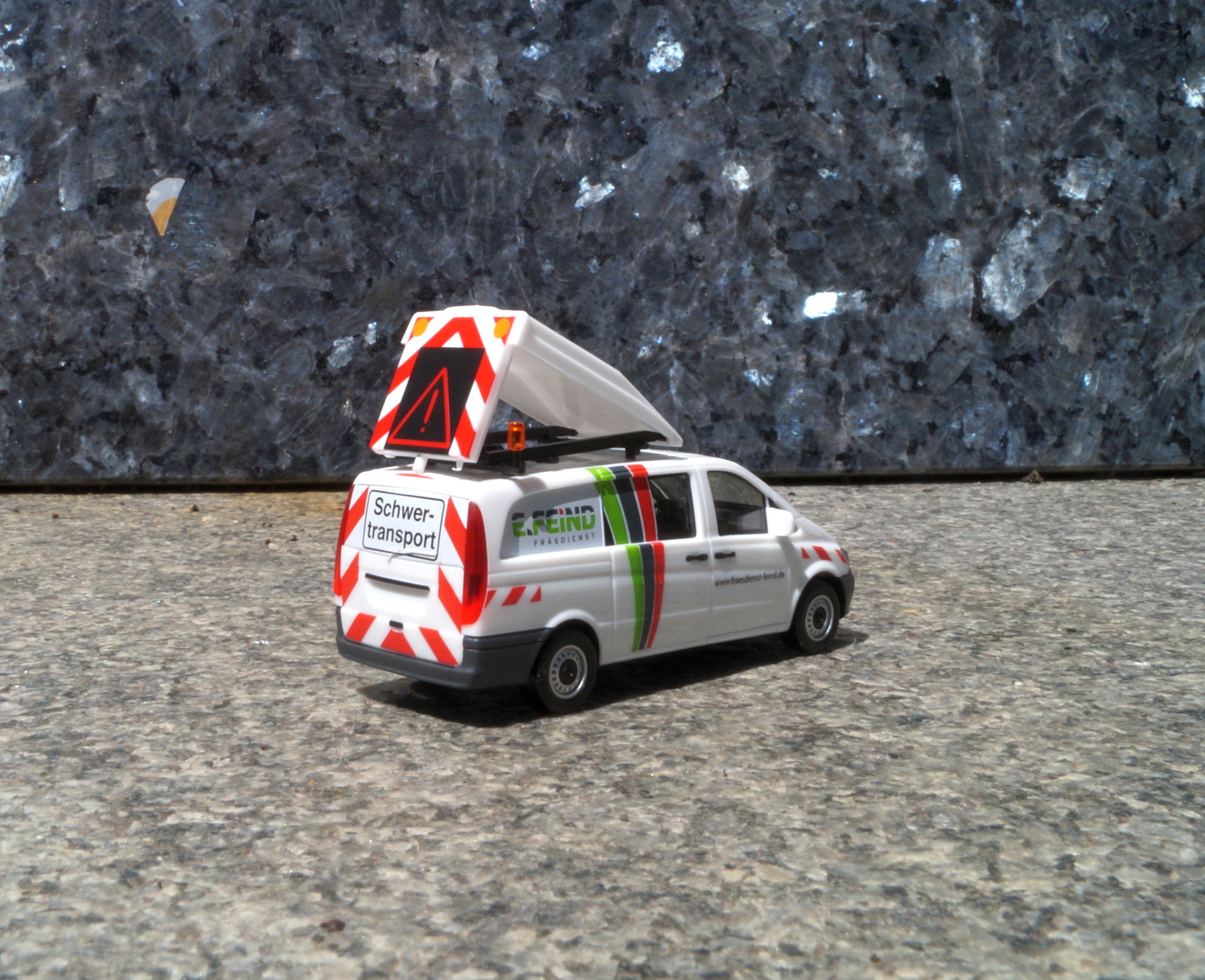 095266 - Herpa -Mercedes-Benz Vito BF3 „Enrico Feind Frästechnik“ (Brandenburg/Lübben)