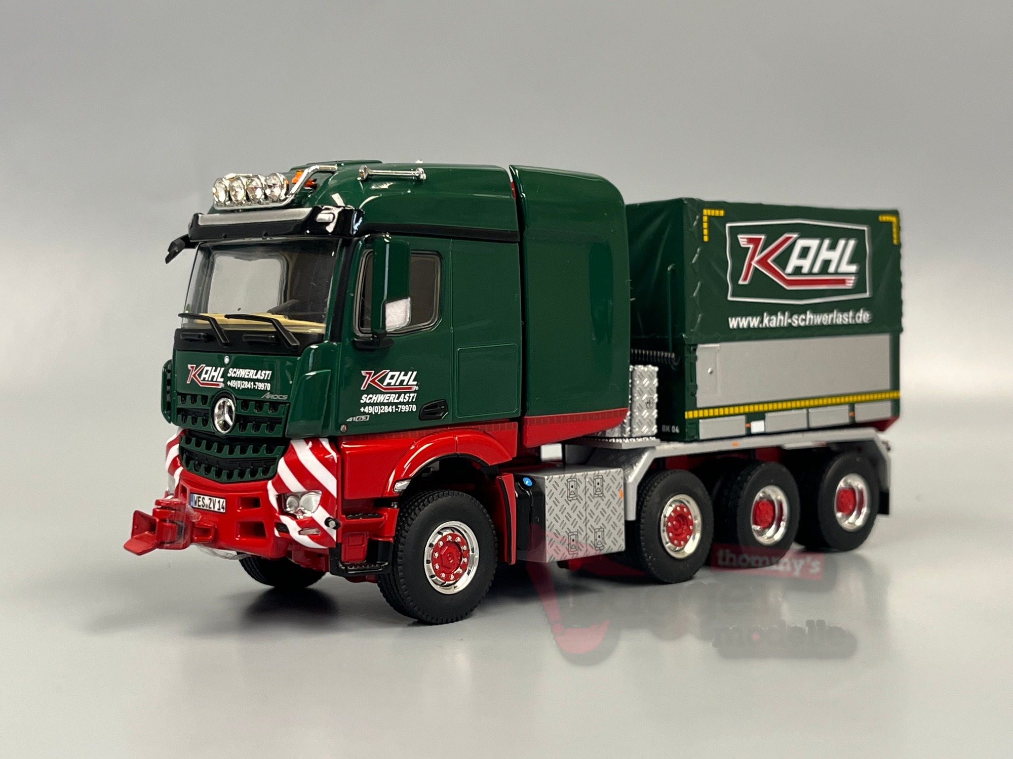 02-3862 - WSI - Mercedes-Benz Arocs 8x6 4achs Schwerlast-Zugmaschine mit Pritsche - Kahl