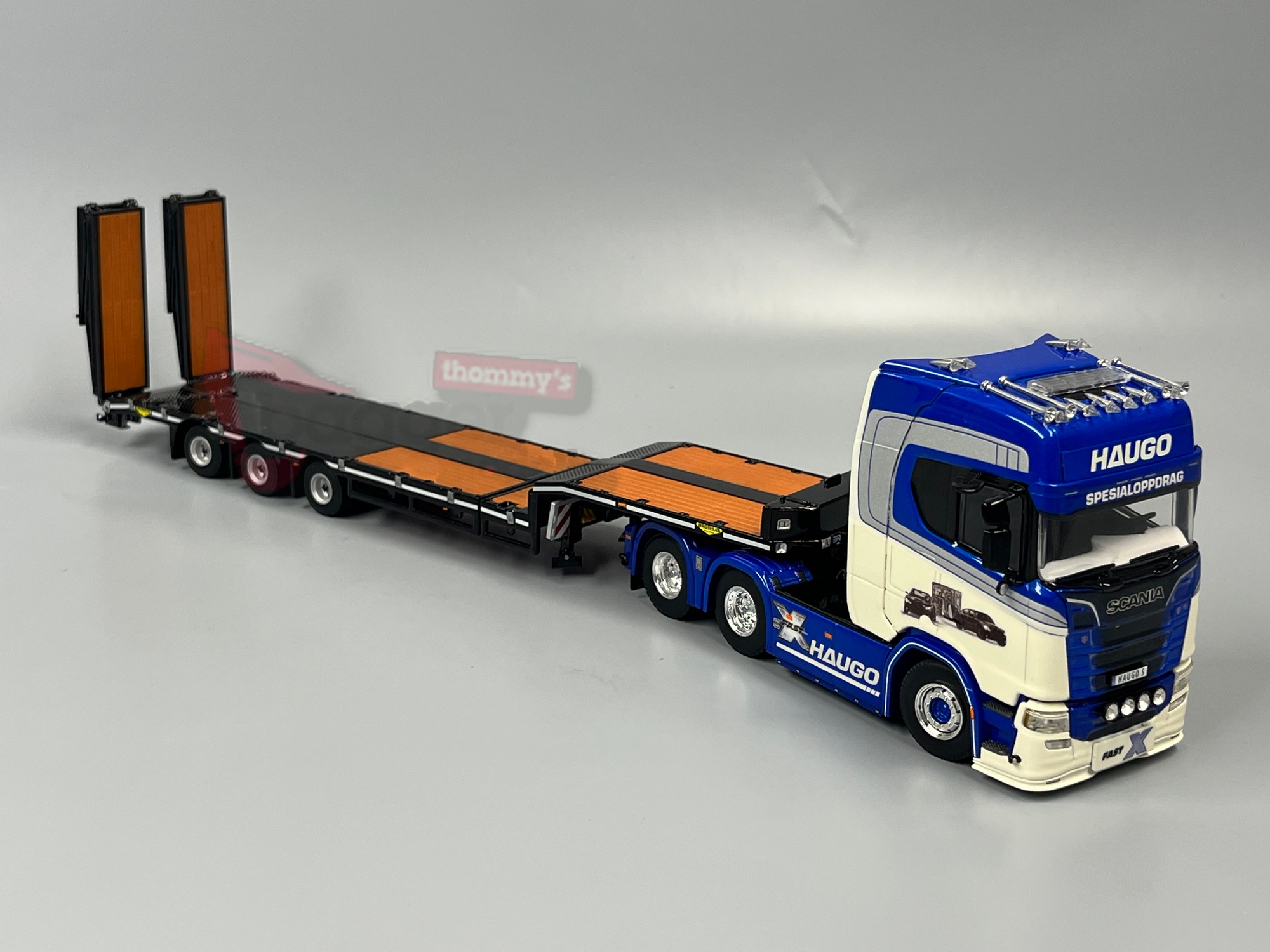 01-4974 - WSI - Scania S Highline CS20H 6x4 mit 3achs Tieflader und Auffahrrampen - Haugo - NO