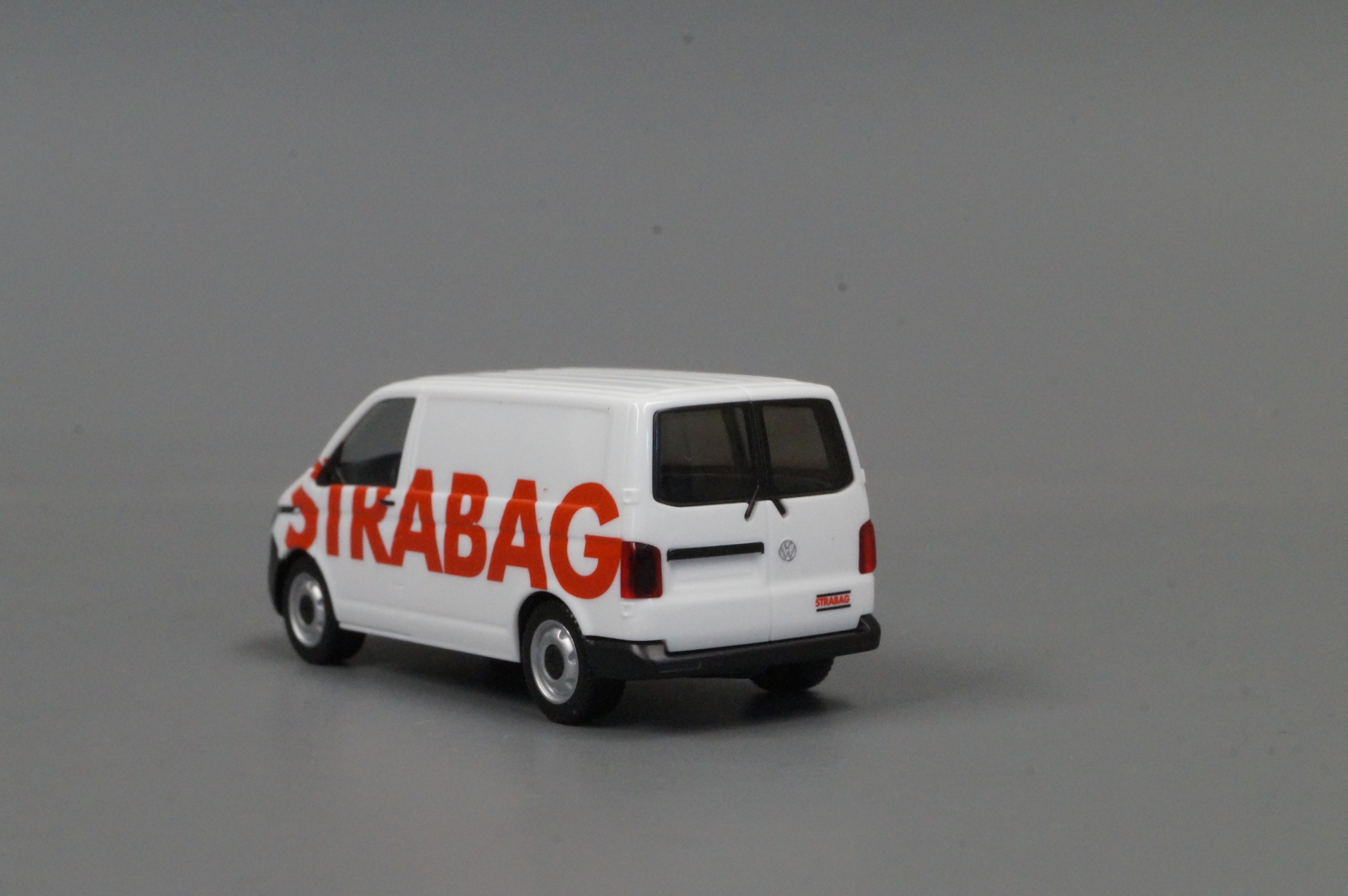 098014 - Herpa - Volkswagen (VW) T6.1 Kasten "STRABAG"