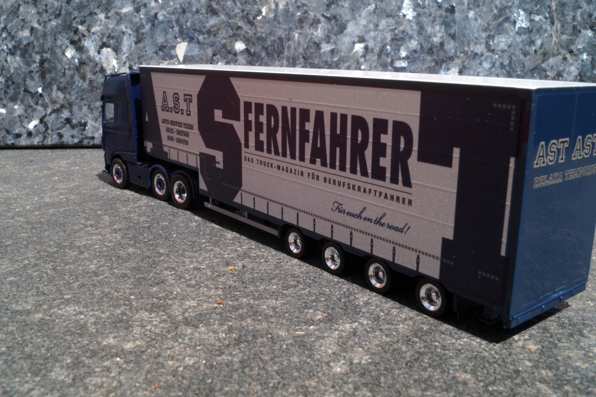 314381 - Herpa - DAF XF SSC Euro 6 Volumen-Sattelzug „A.S.T./ Fernfahrer“