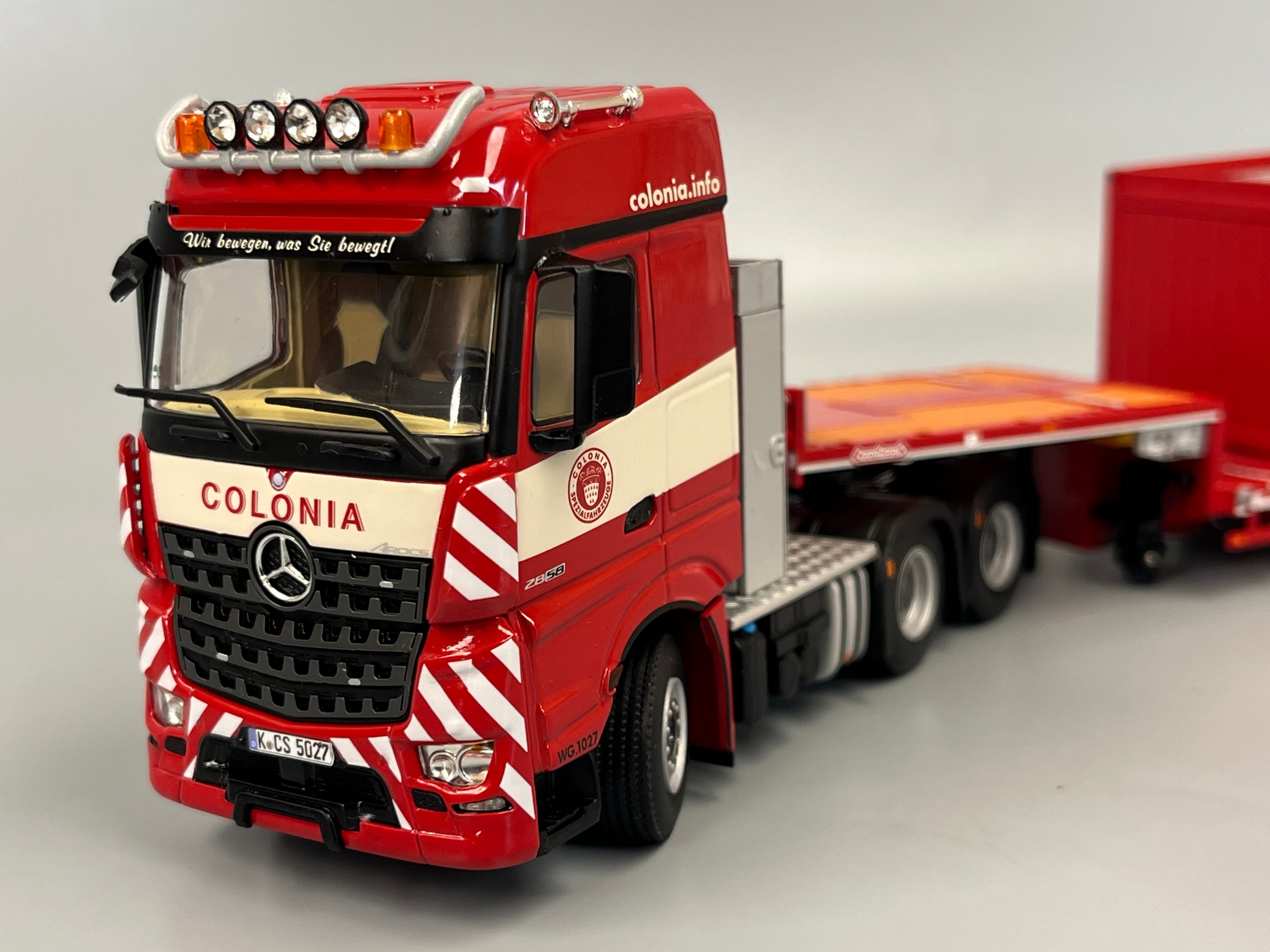 01-5018 - WSI - Mercedes Benz Arocs BigSpace 6x4 mit 6achs Manoovr Tieflader - Colonia - DE