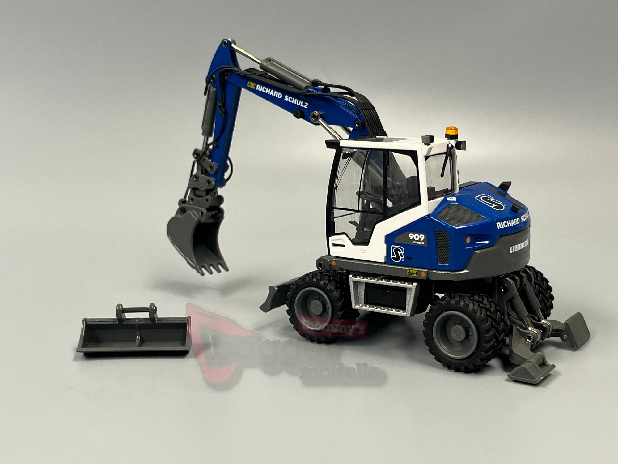 2234/01 - Conrad - Liebherr A 909 Mobilbagger mit extra Grabenschaufel - Richard Schulz - D