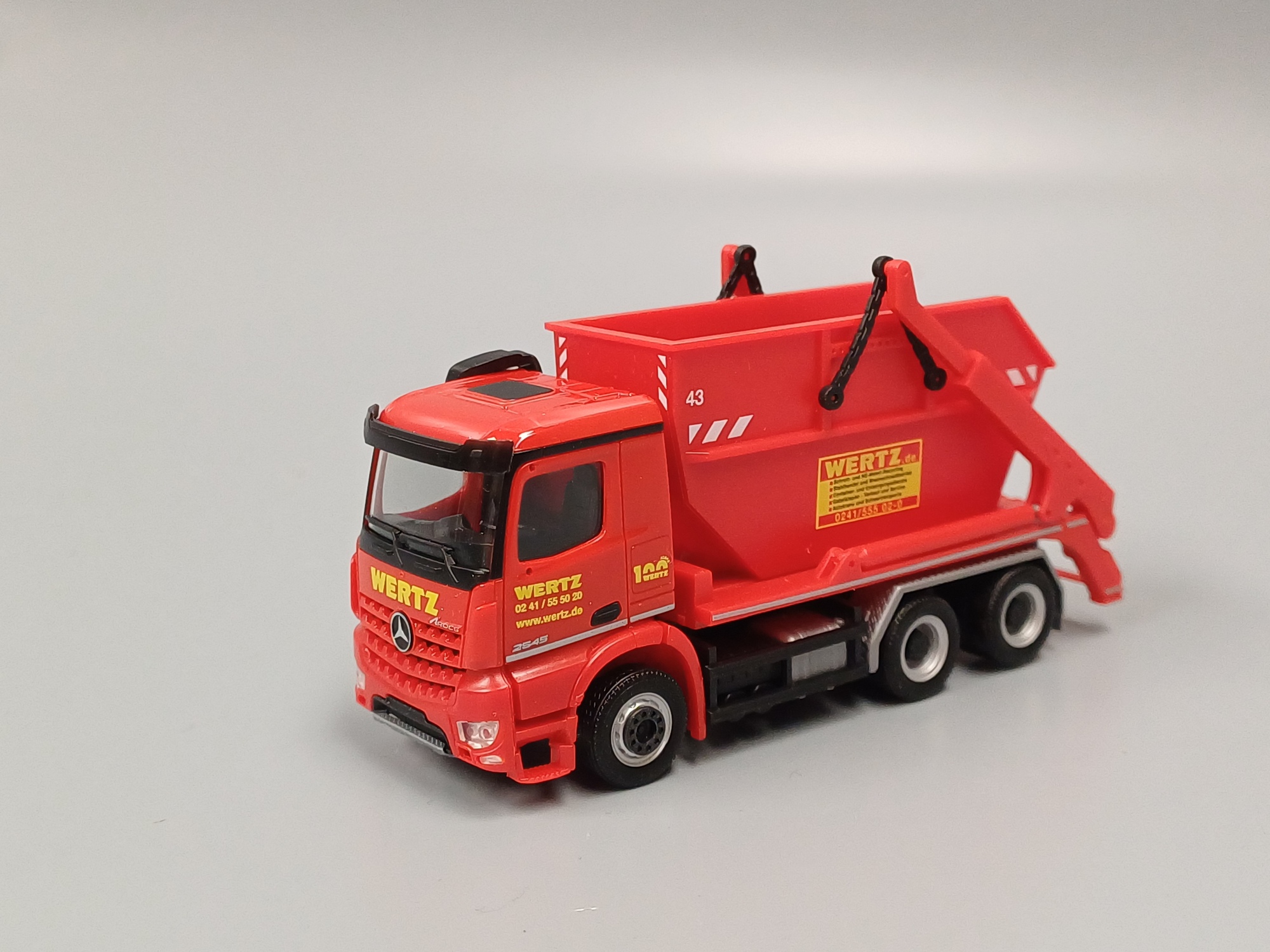 317856 - Herpa - Mercedes Benz Arocs M Absetzkipper AK 16 "Wertz"