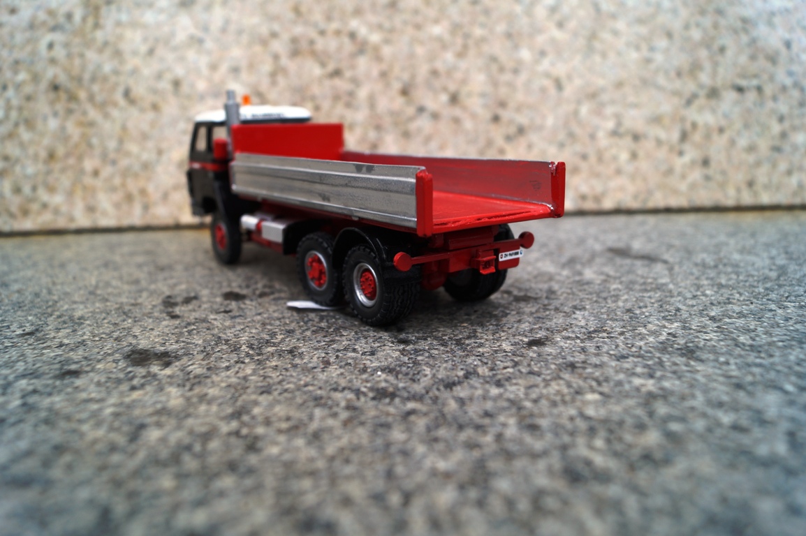 Saurer  3achs Pritschen LKw " Mammoet"