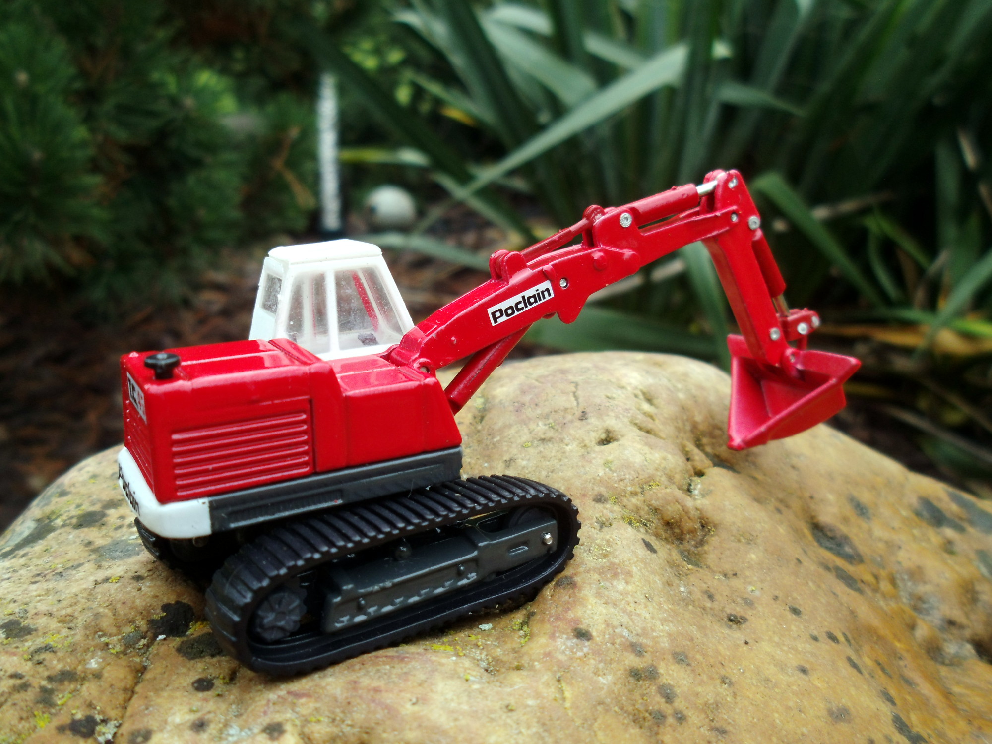 Poclain TX Kettenbagger   1:87