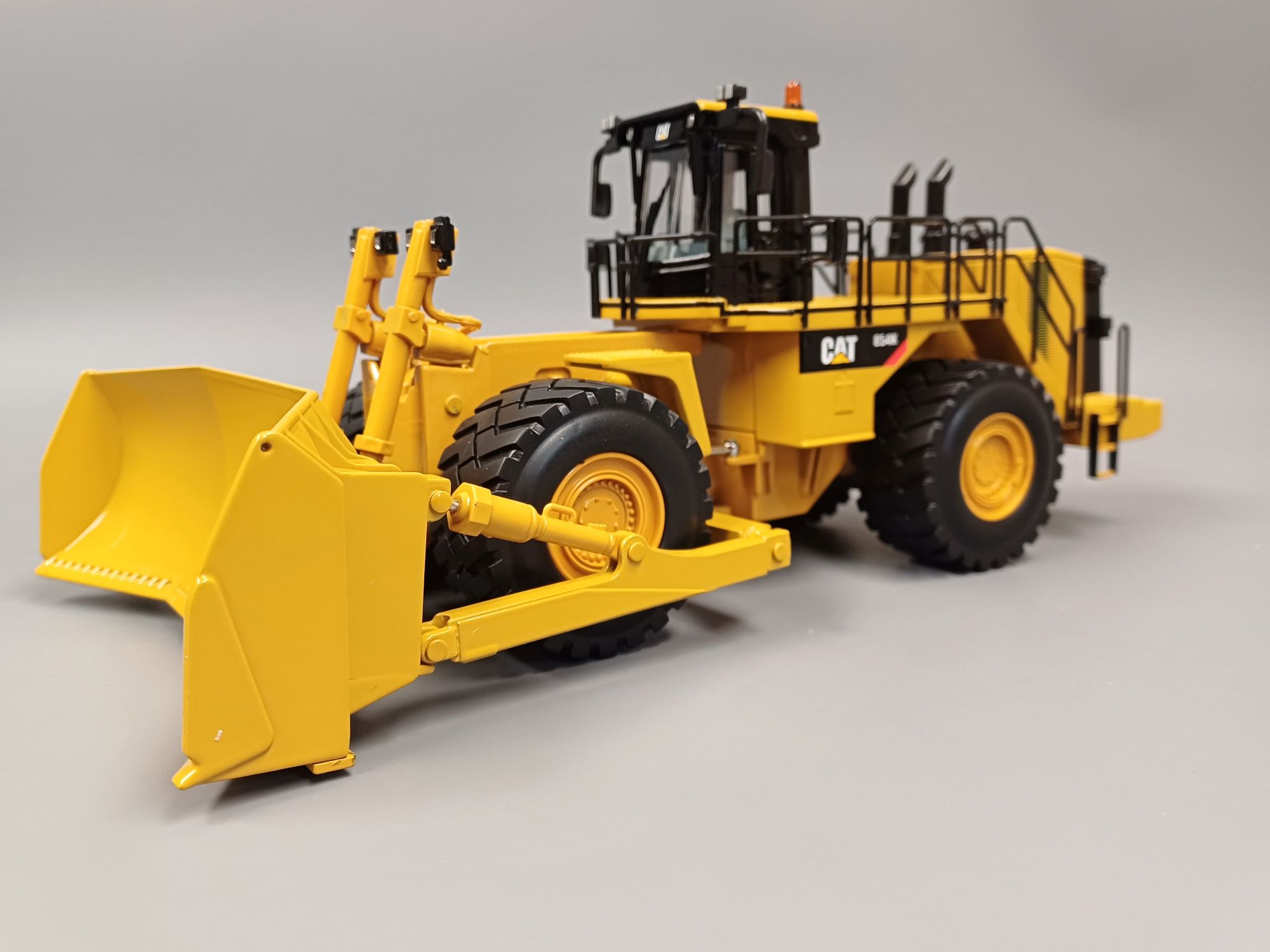 85231 - DCM- CAT 854K  Radlader