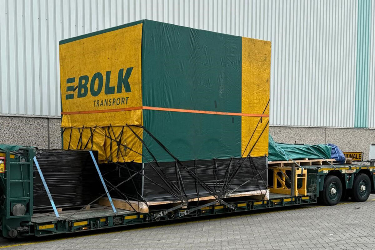 01-5387 - WSI - Volvo FH Aero GL 6x2 mit Tieflader und Ladegut - BOLK - NL
