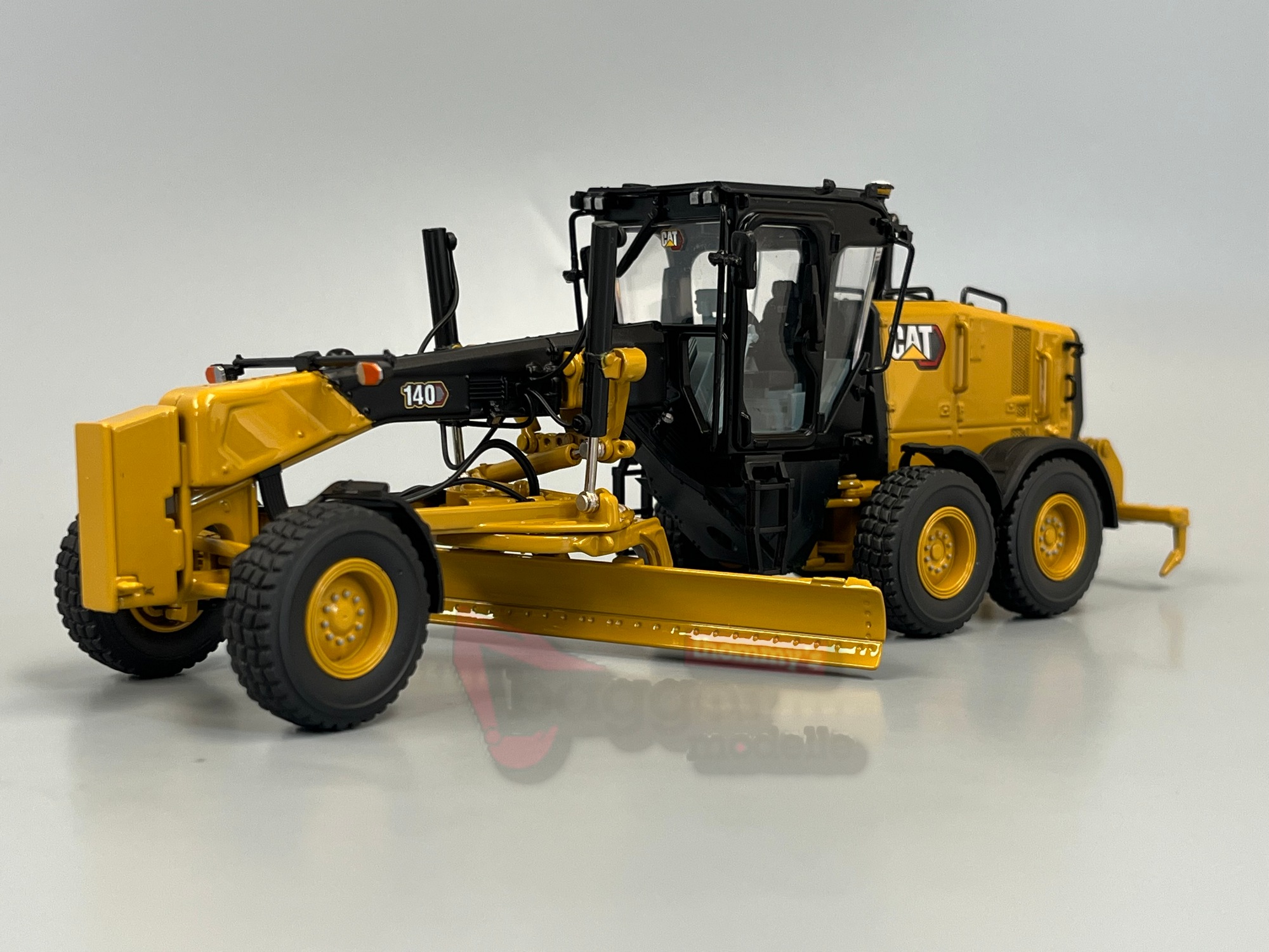 85794 -DCM - CAT 140 LVR Motor Grader