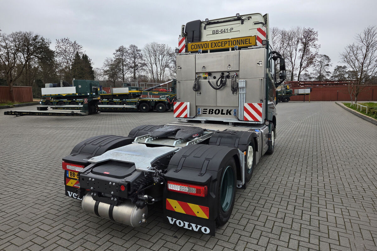 01-5387 - WSI - Volvo FH Aero GL 6x2 mit Tieflader und Ladegut - BOLK - NL