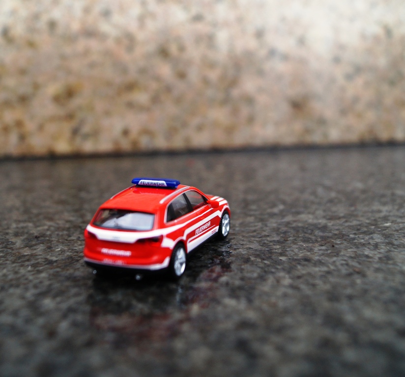 094696 - Herpa - Audi Q5 Kommandowagen  Einsatzfahrzeug „Feuerwehr Lindau“