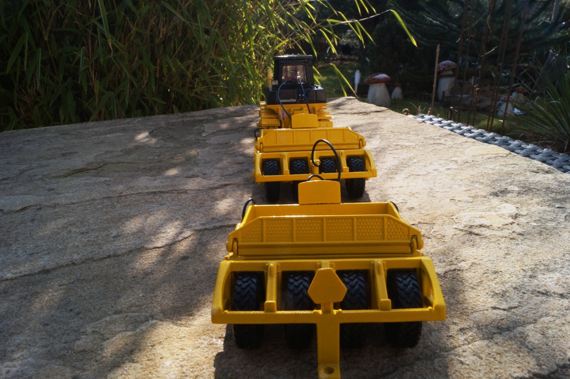 Komatsu D155 Raupe mit Anhängescraper 2x