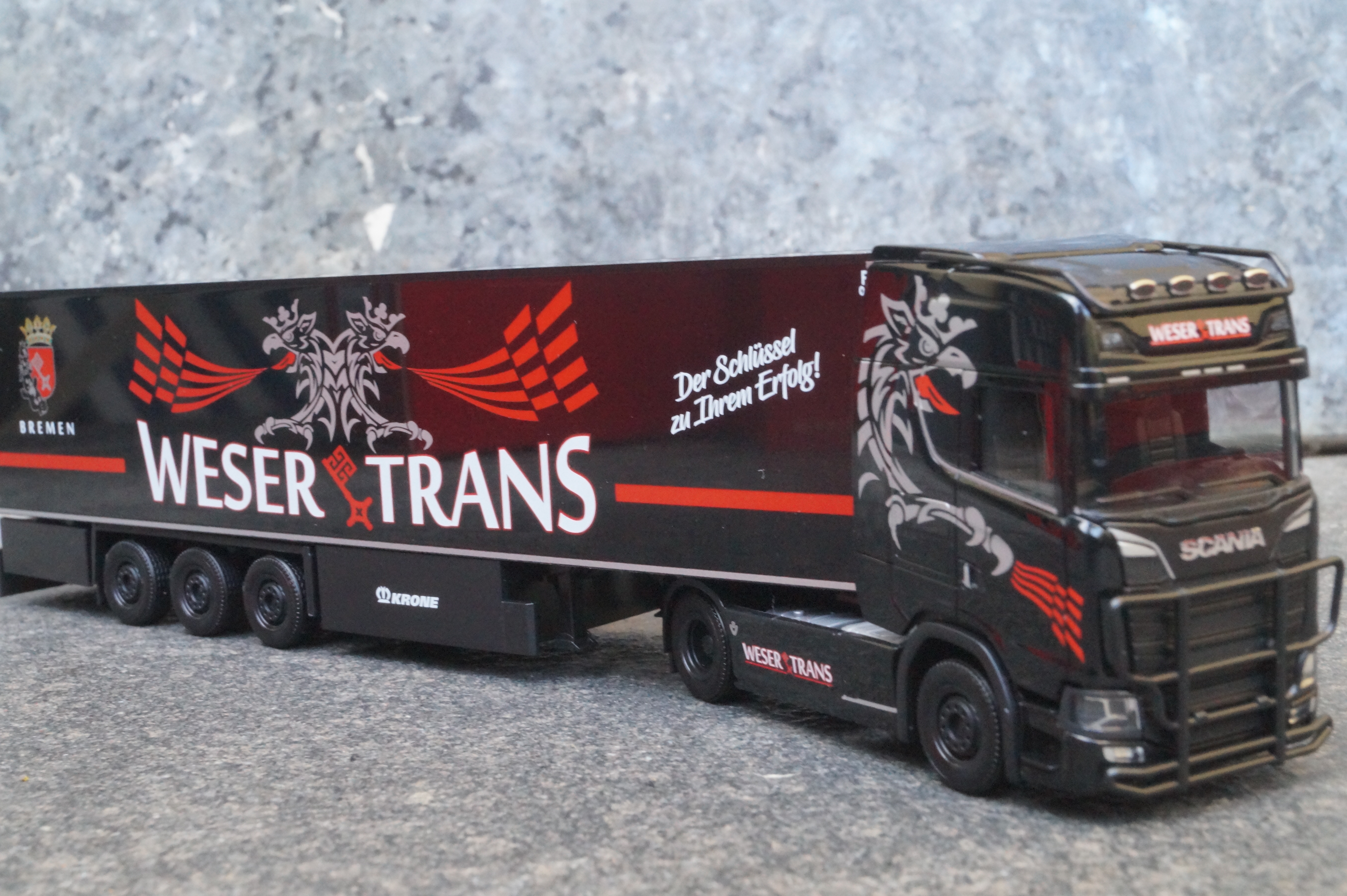 317665 - Herpa - Scania CS20 HD Kühlkoffer-Sattelzug "Weser-Trans Bremen"