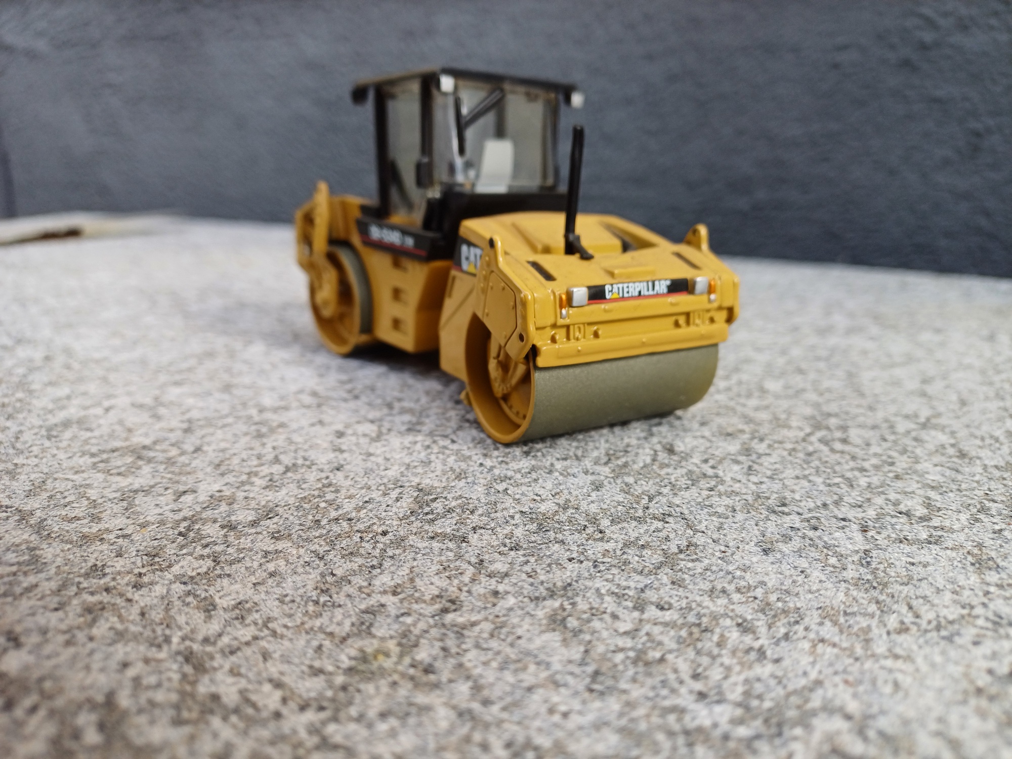 5306 - Norscot - CAT CB-534D XW Glattbandwalze