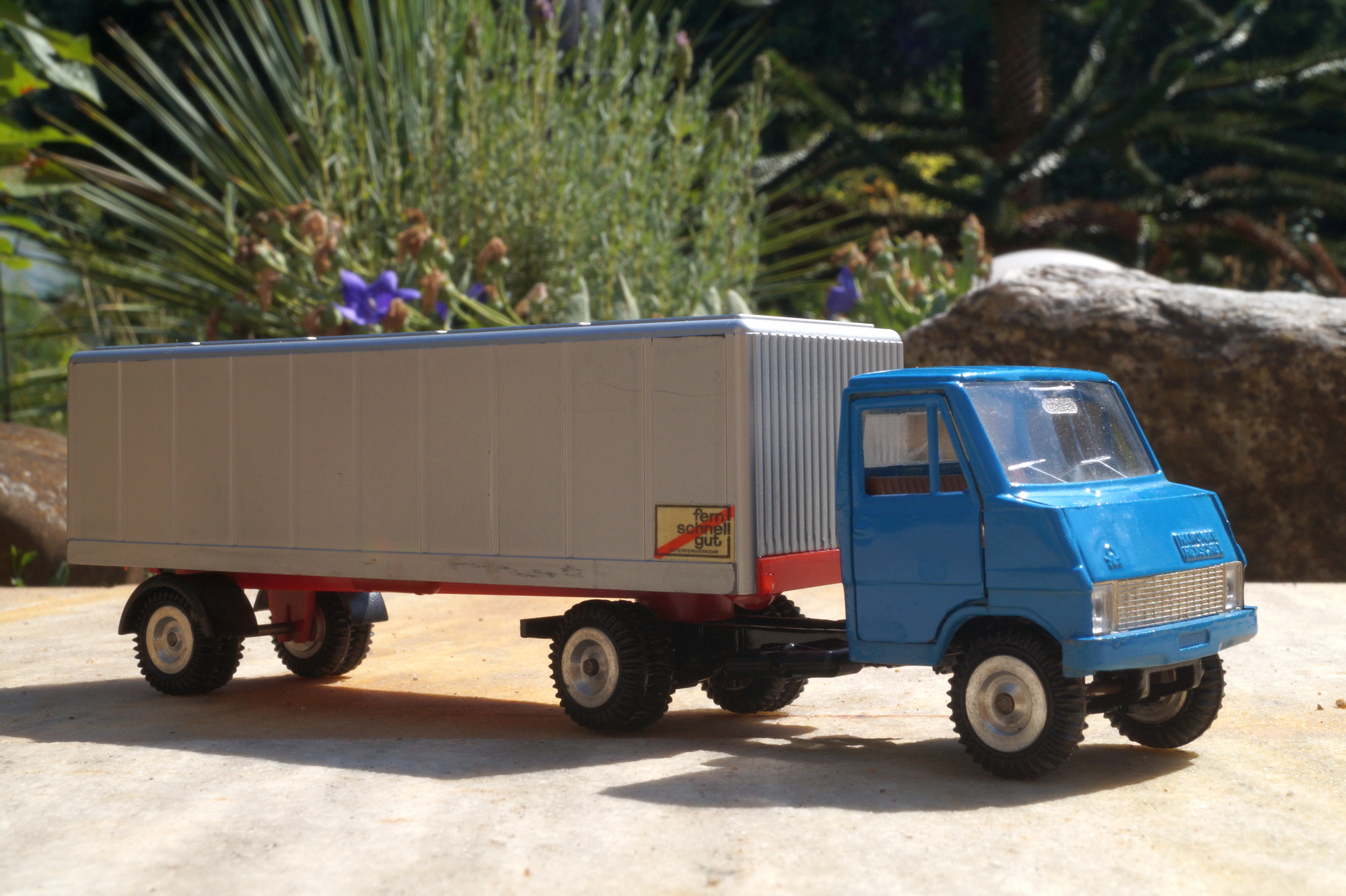 Hanomag Henschel 2achs mit 1achs Kofferauflieger