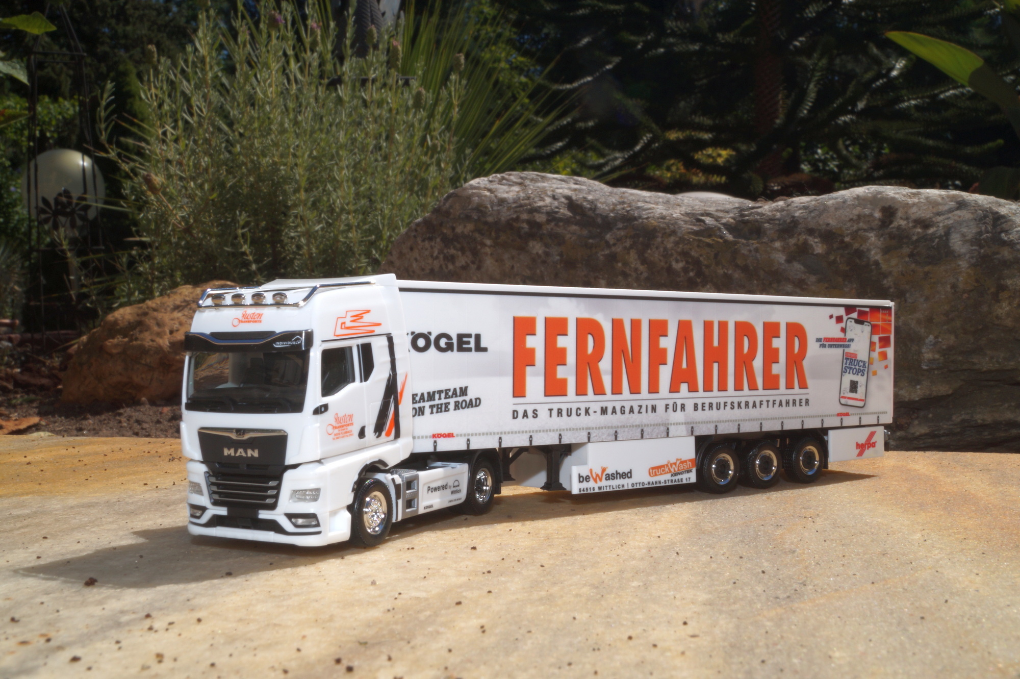 949743- Herpa - MAN TGX GX Gardinenplanen Sattelzug "Justen Transporte / Fernfahrer"