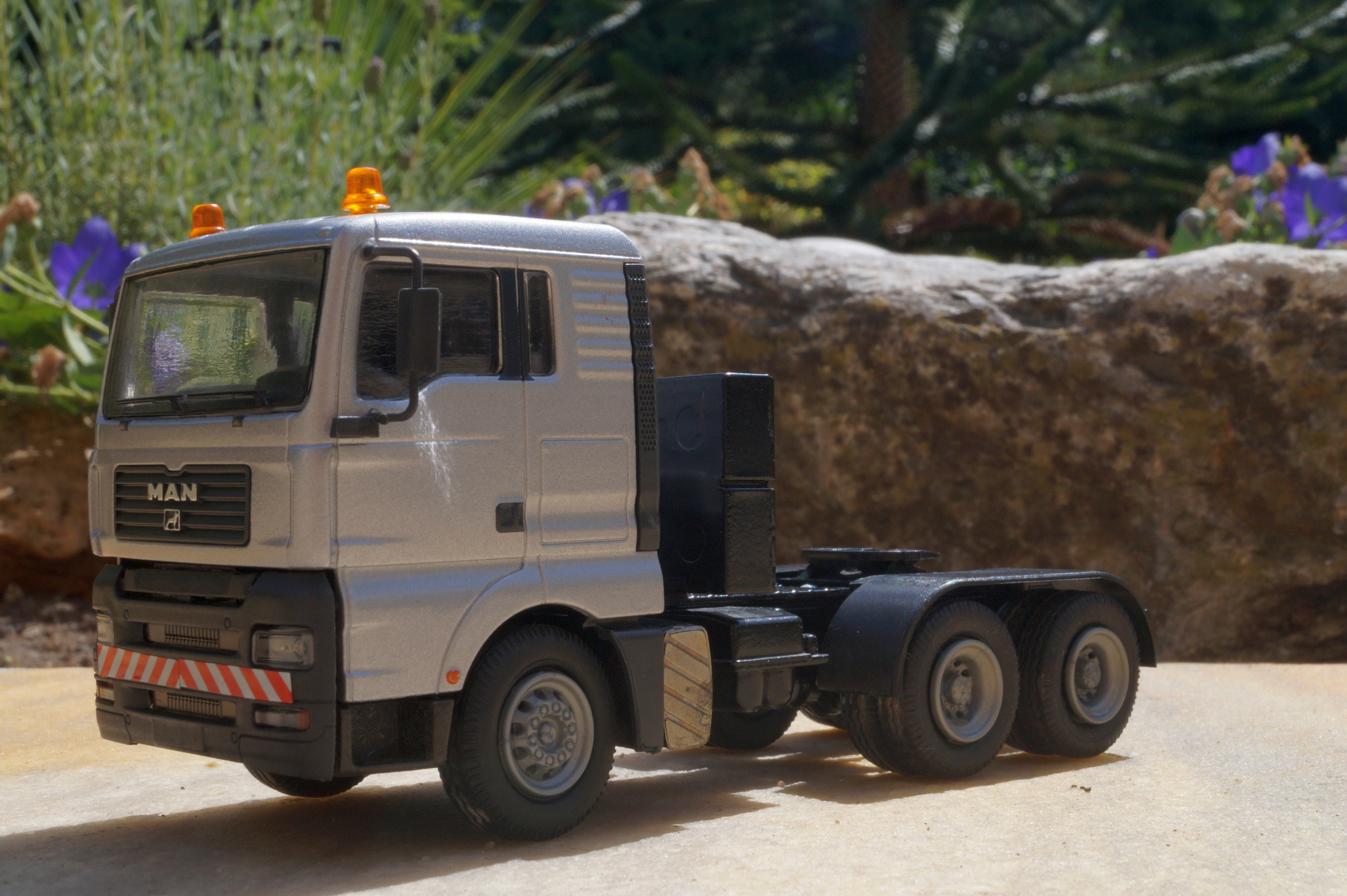 MAN 3achs Zugmaschine silber