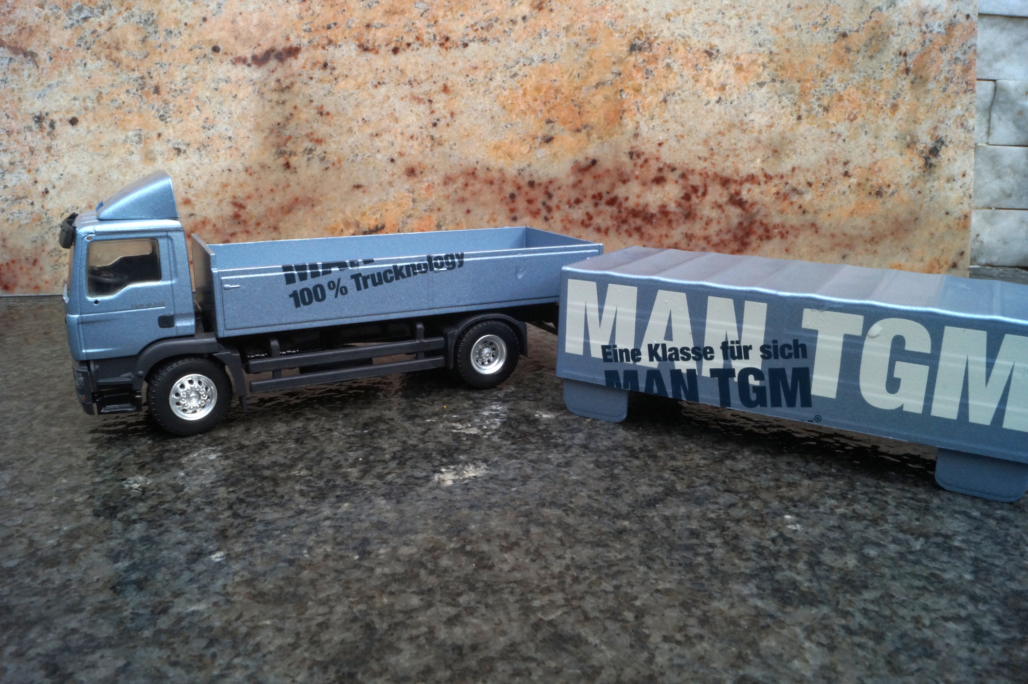 MAN TGM 2achs Pritschen LKW mit Plane "Eine Klasse für sich"