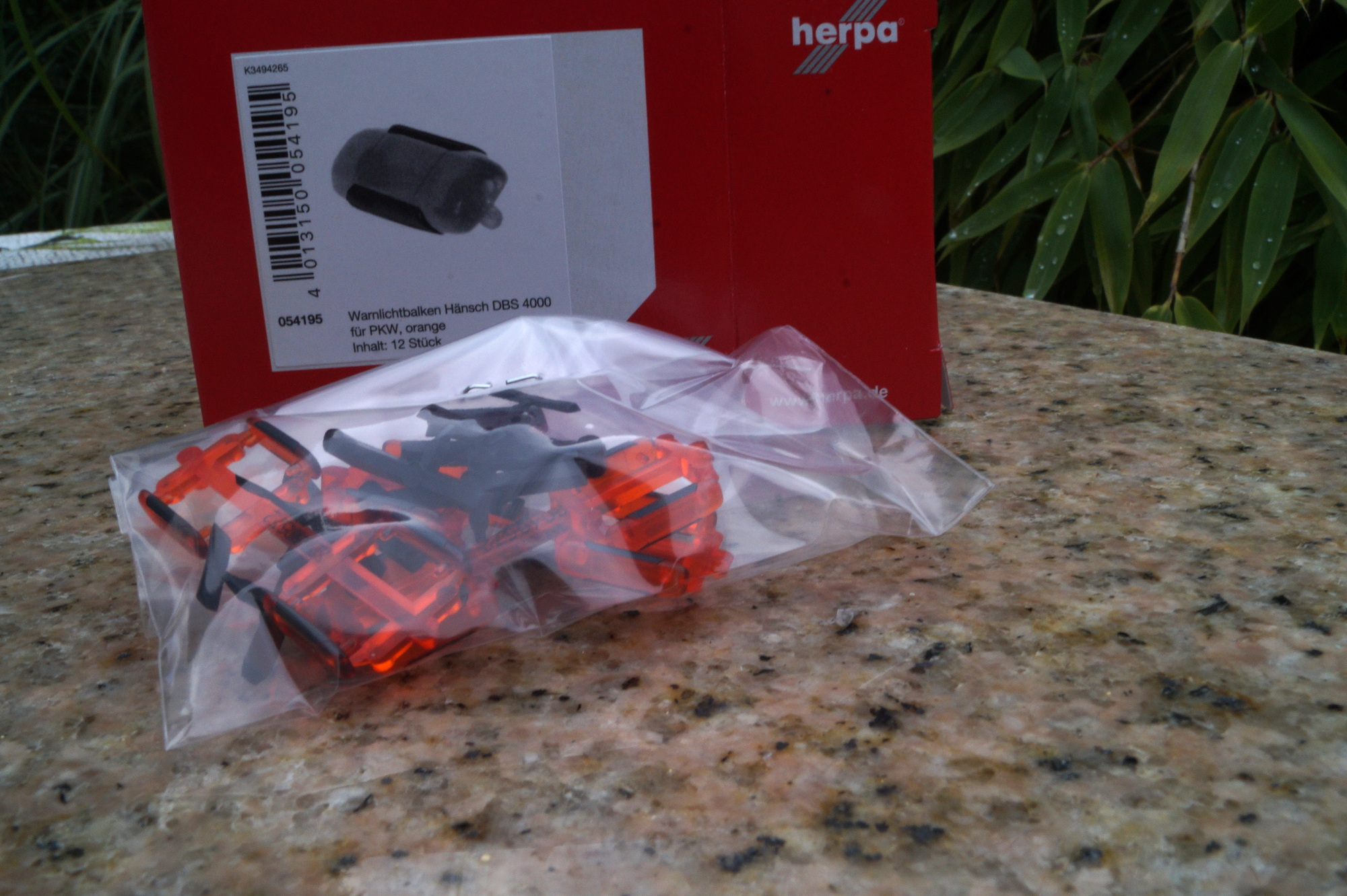 054195 -Herpa - Zubehör Warnlichtbalken Hänsch DBS 4000 für PKW, orange (Inhalt: 12 Stück)