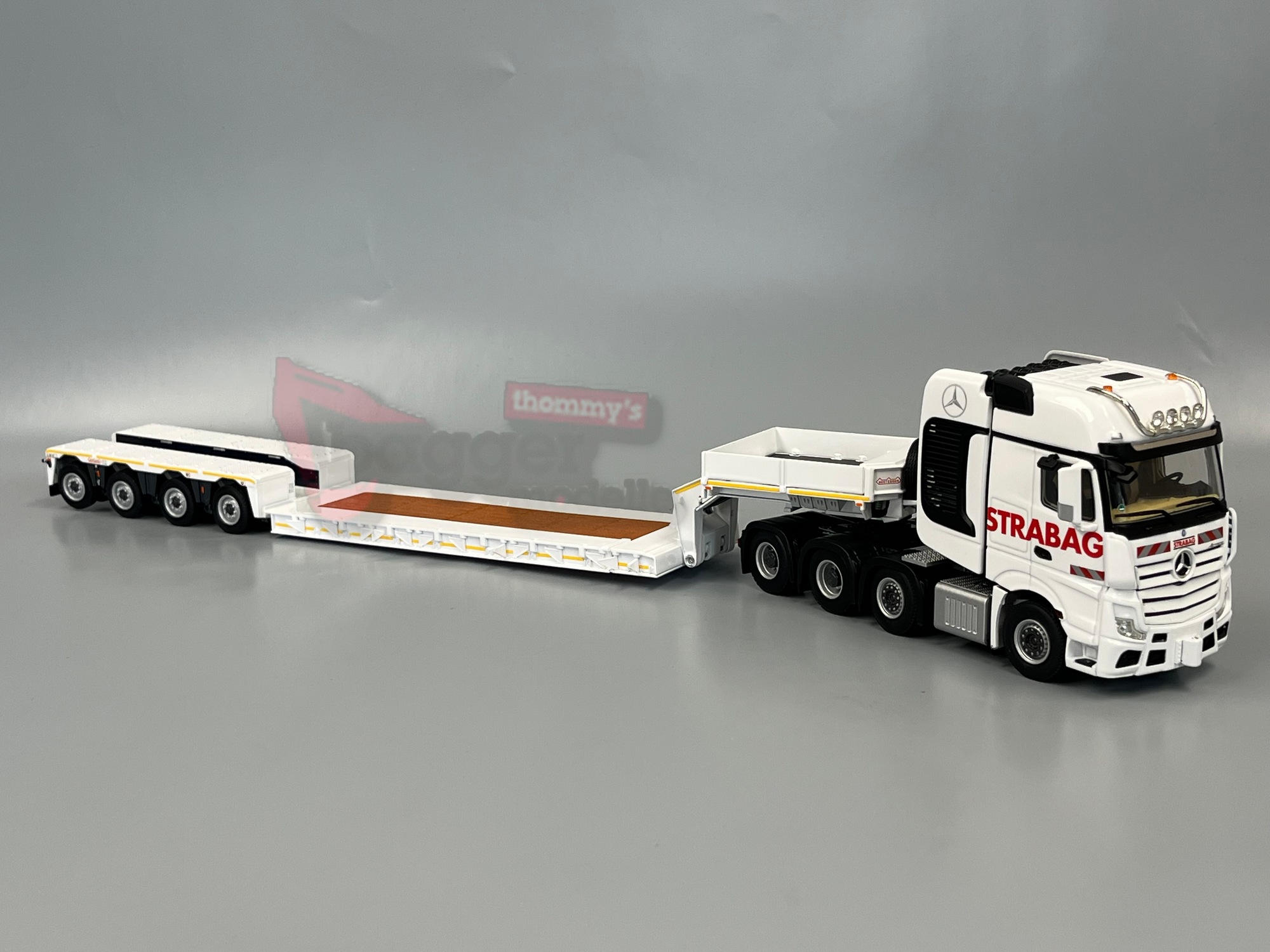 02-3887 -Thommy´s - Mercedes Benz Actros MP5 SLT Giga Space 8X4  Tieflader 4 achs  "Strabag"