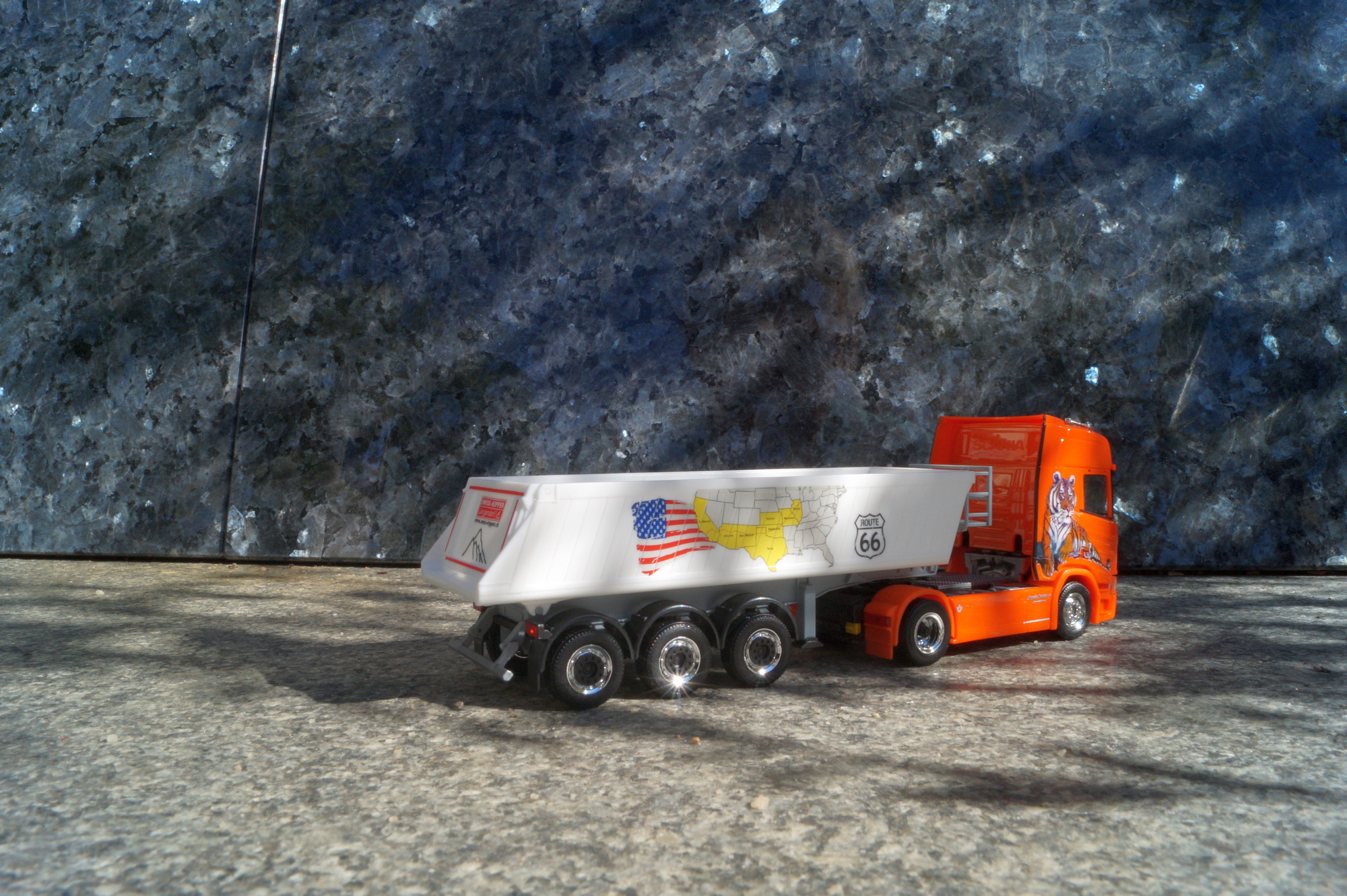 940641 - Herpa - Scania CR 20HD Kipp Sattelzug "Angelo Raetzo CH"