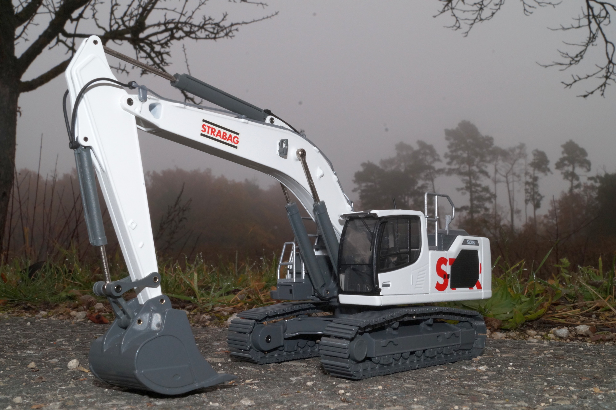 2215-15 -Thommys - Liebherr R 938 Hydraulikbagger "Strabag"