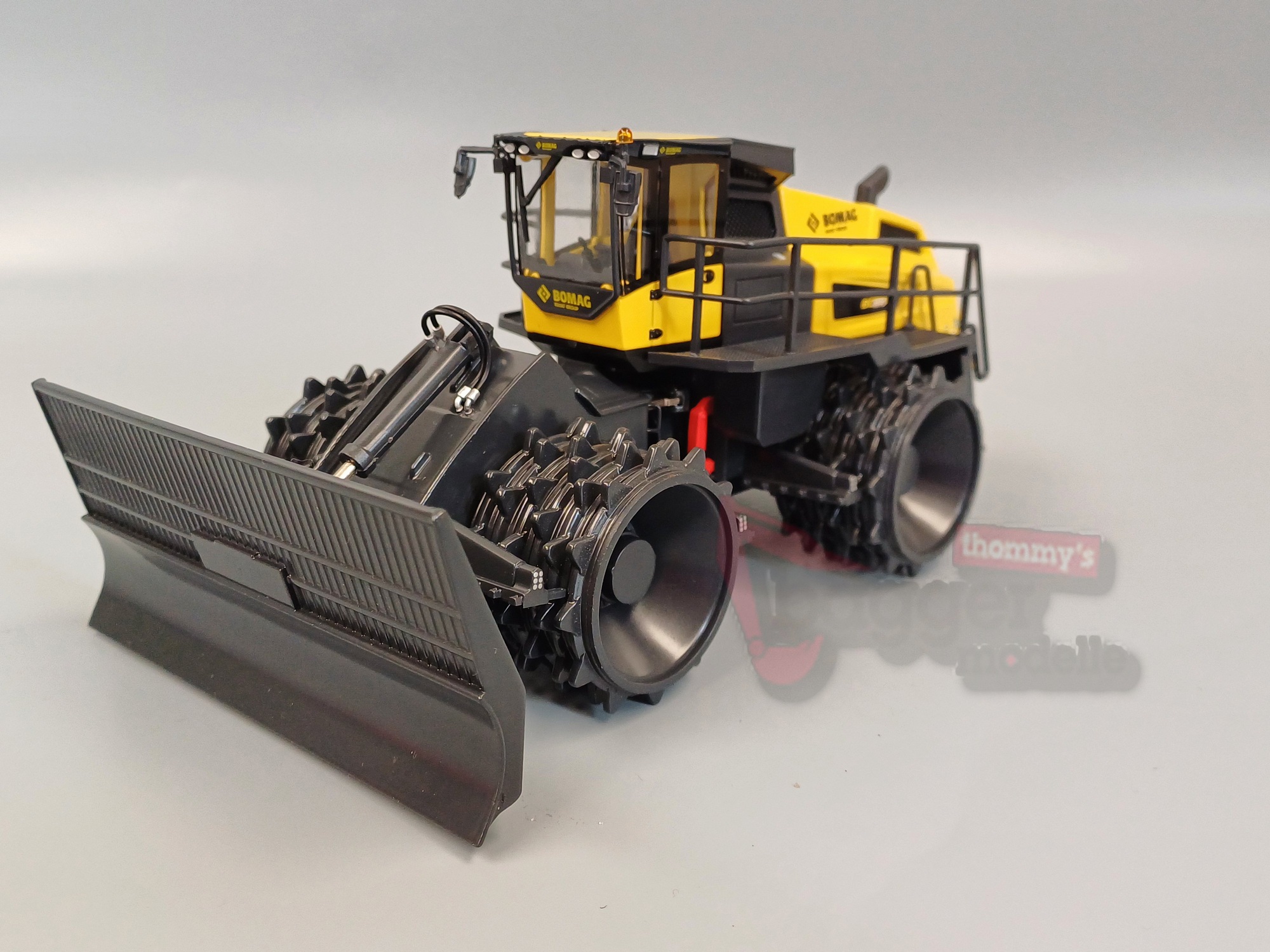 10339- Bomag Müllverdichter BC 1173