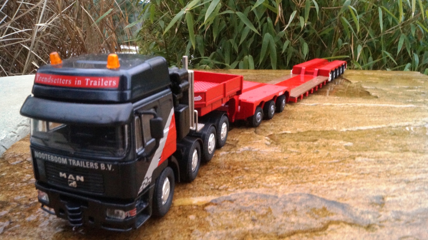 MAN Pulling Champion 4achs mit  8 achsigen Tieflader "Nooteboom"