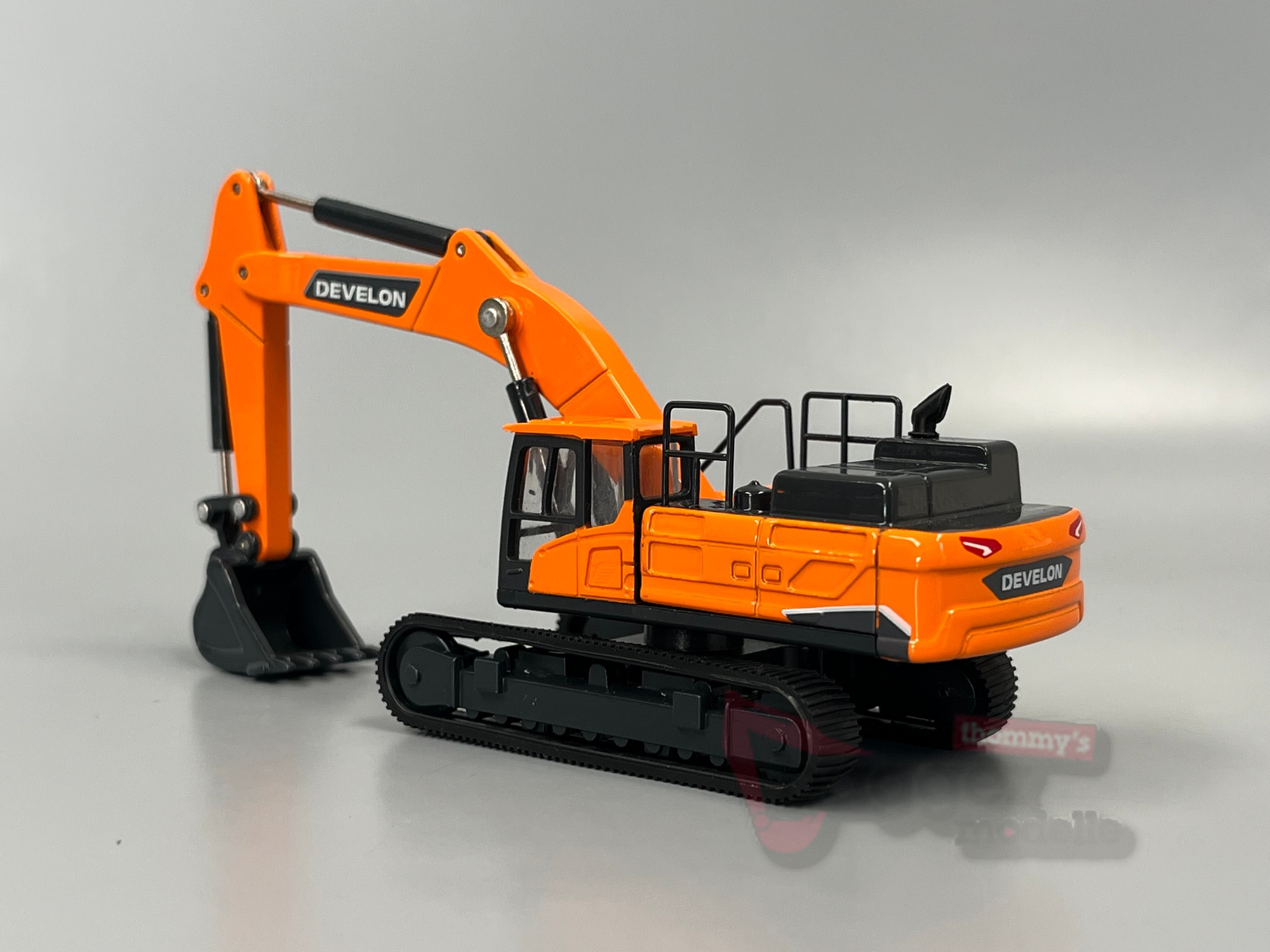 16-1032 - IMC - Develon DX380 Kettenbagger