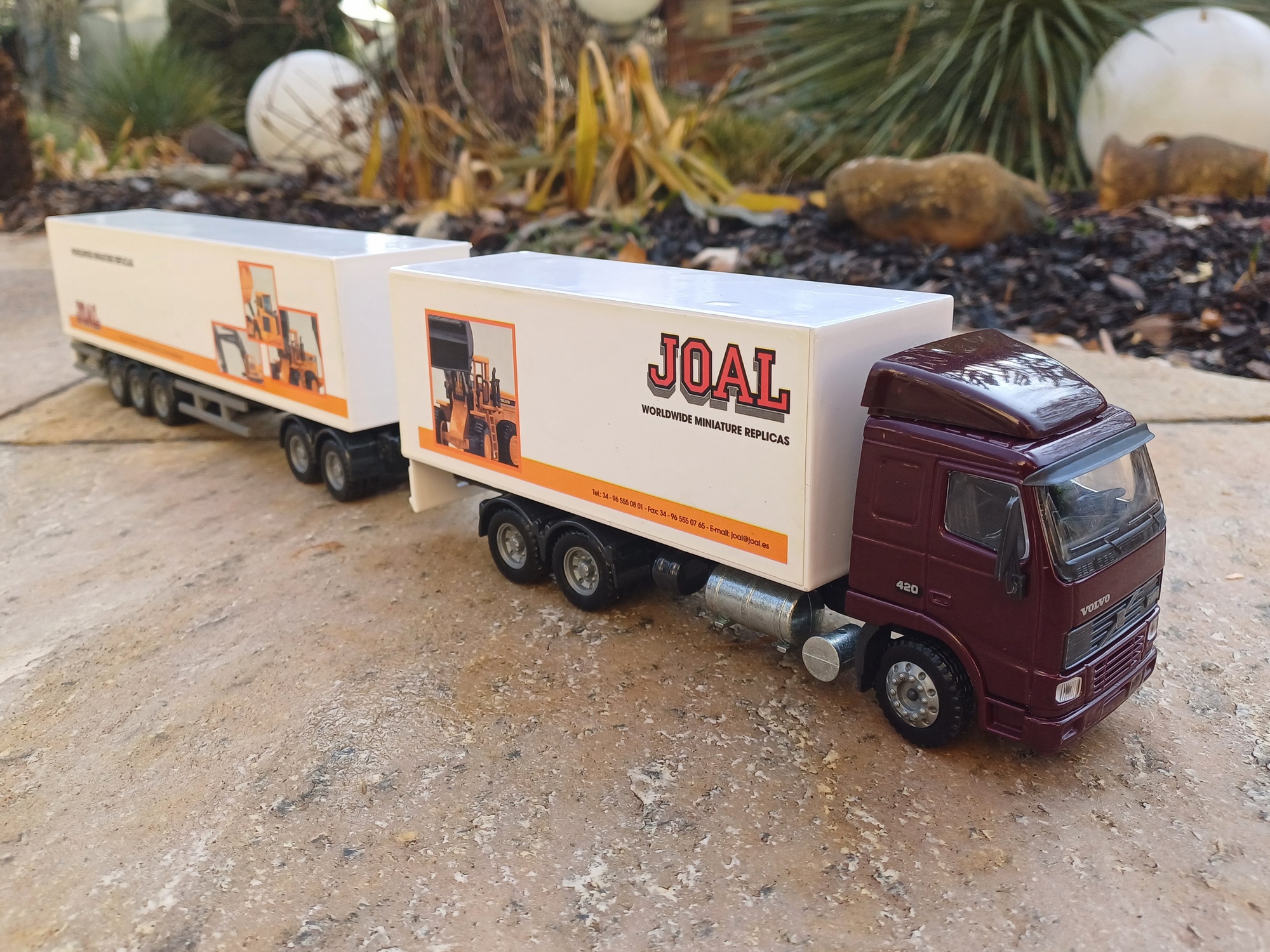 Volvo FH 16 3achs mit 5achs Hängerzug Gigaliner