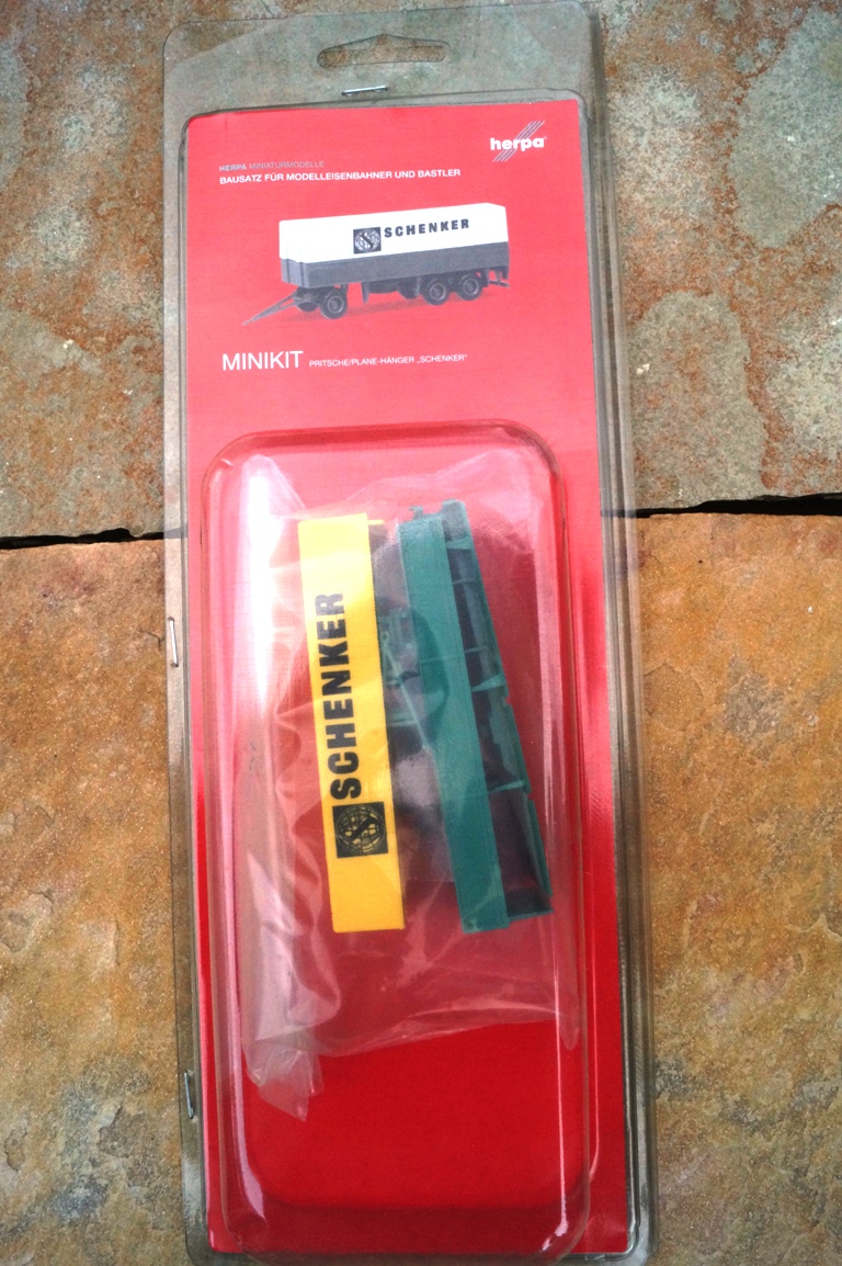013338 -Herpa - MiniKit: Planen-Hänger 3-achs "Schenker"