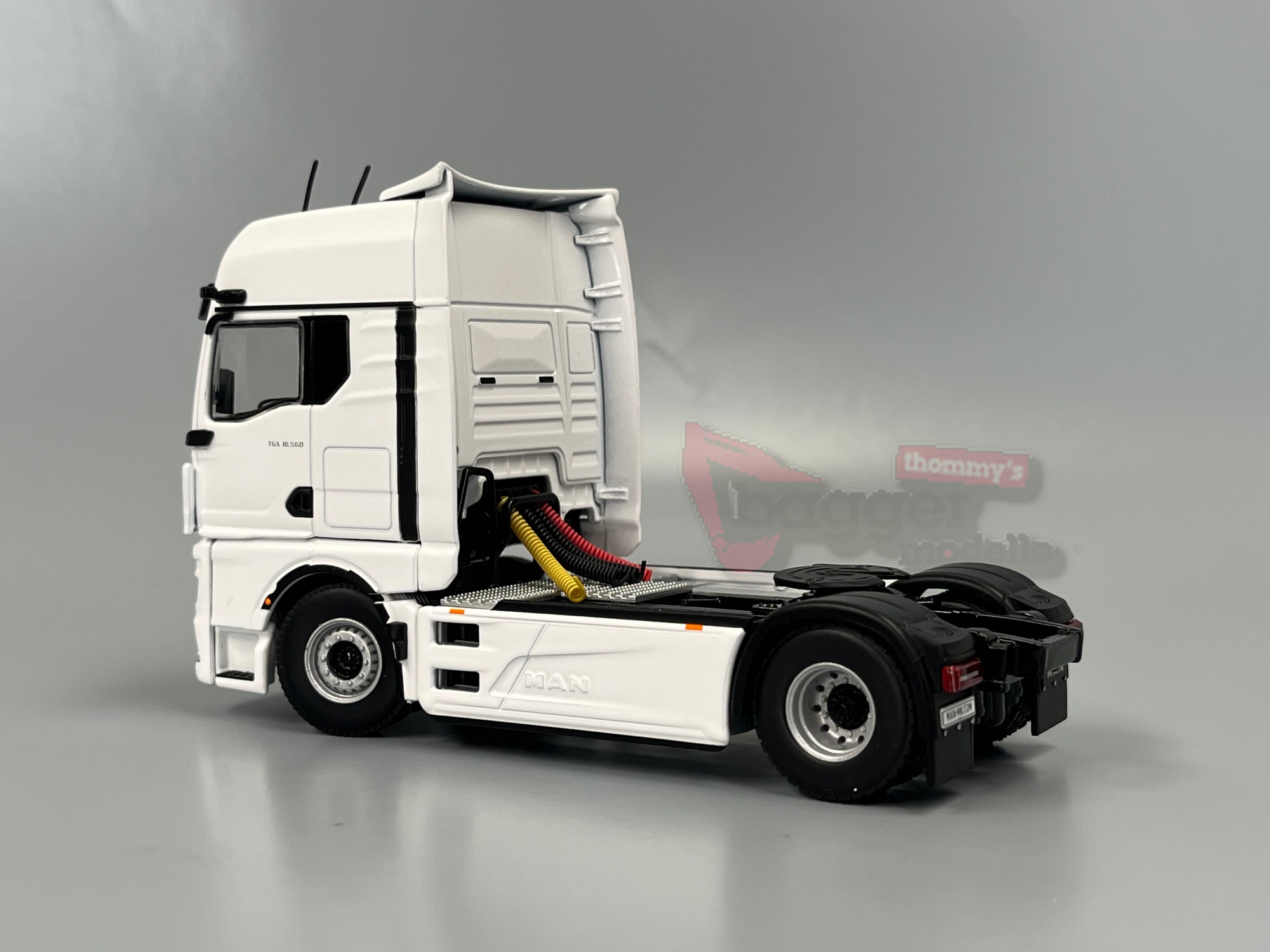 03-2061 -WSI - MAN TGX GX  2achs Solo Zugmaschine weiß
