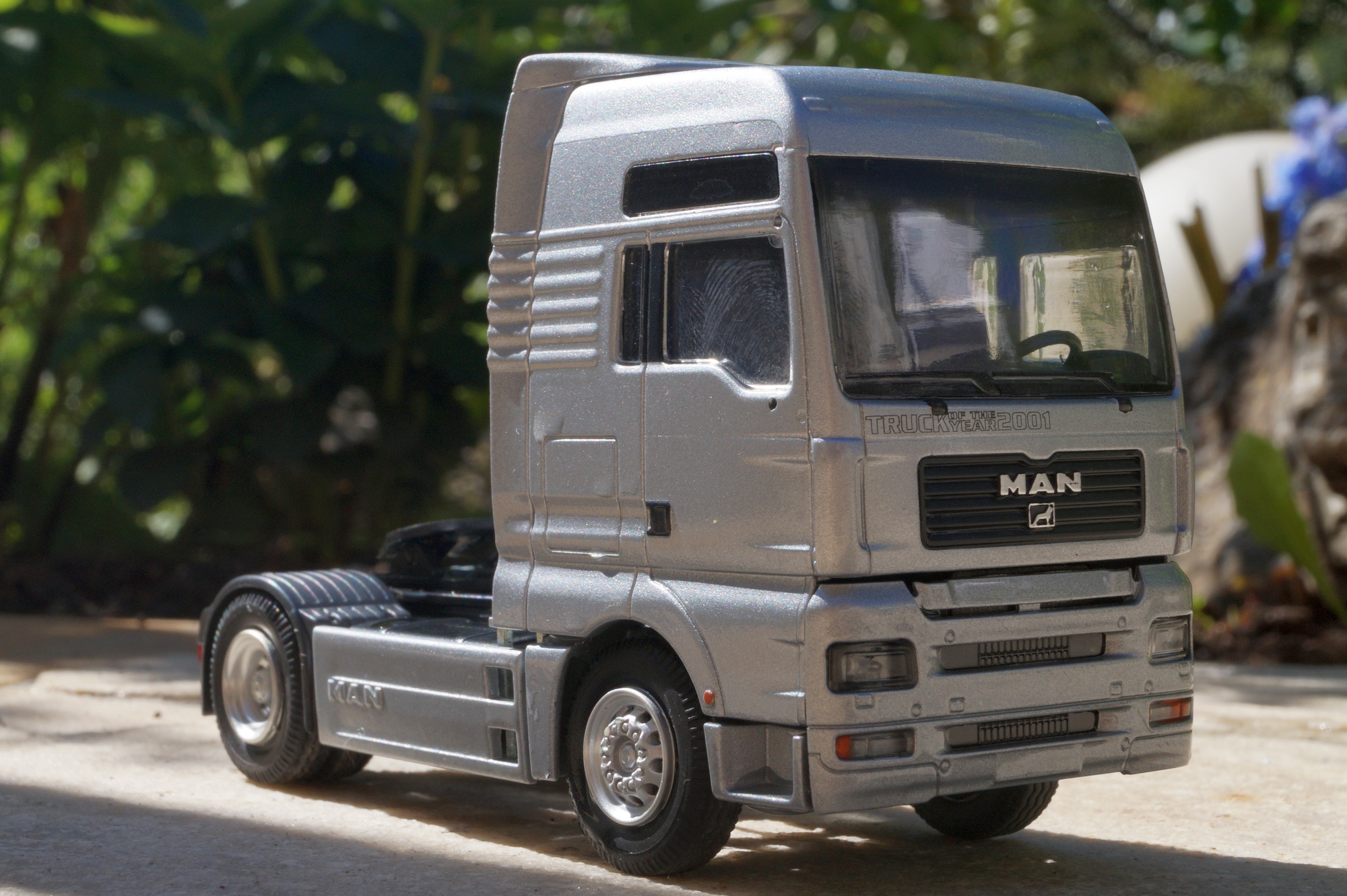 MAN TGX  3achs Solozugmaschine "Truck off the Year 2001