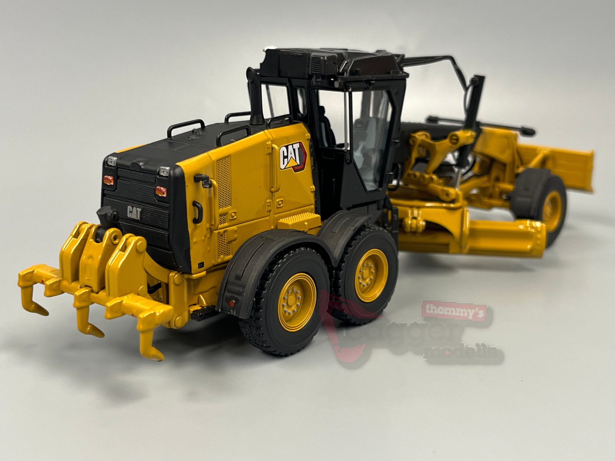85796 -DCM -CAT 140 Motor Grader Joy