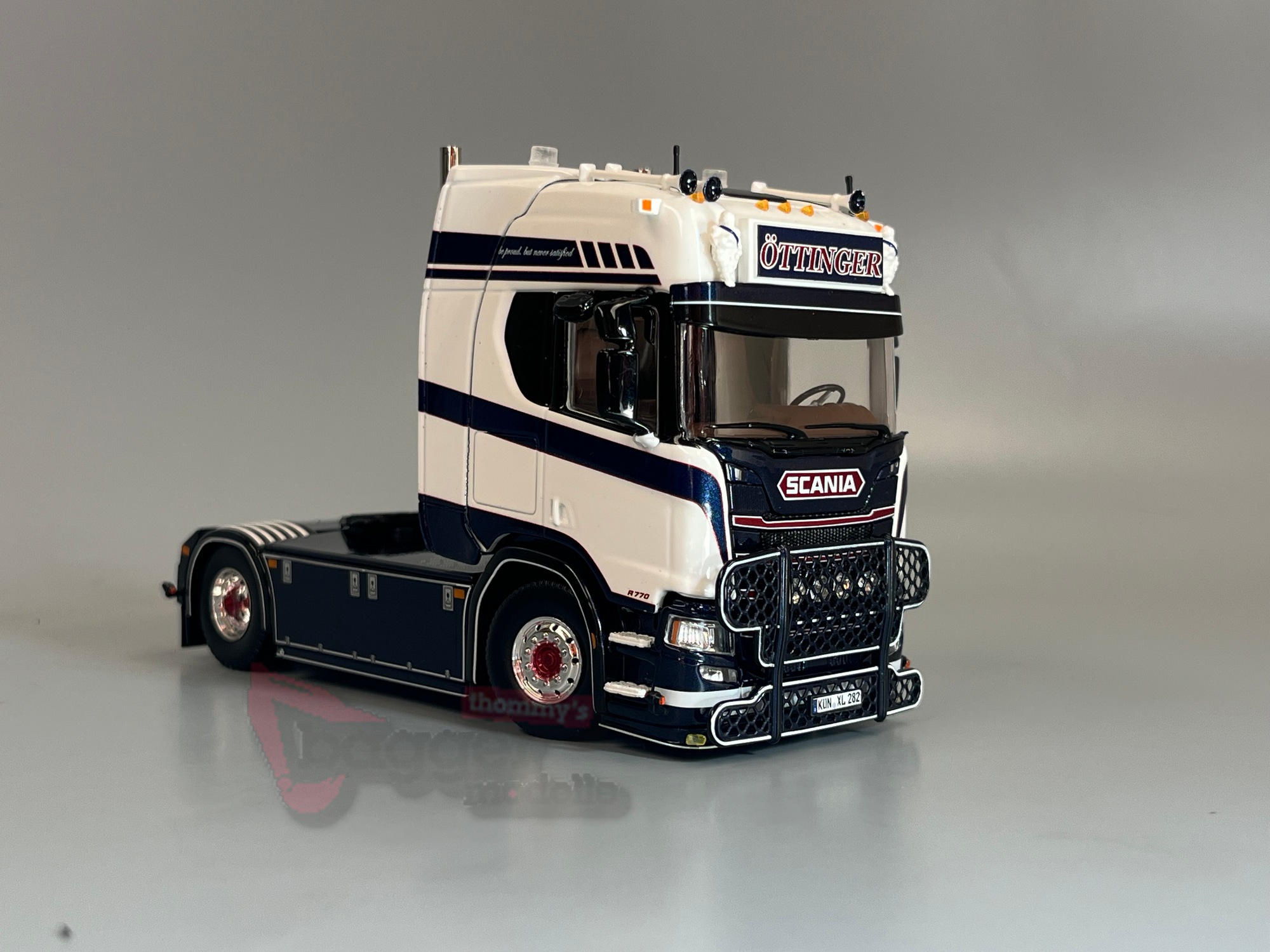 89255 - Tekno - Scania NGR Highline 4x2 Zugmaschine "Oettinger"