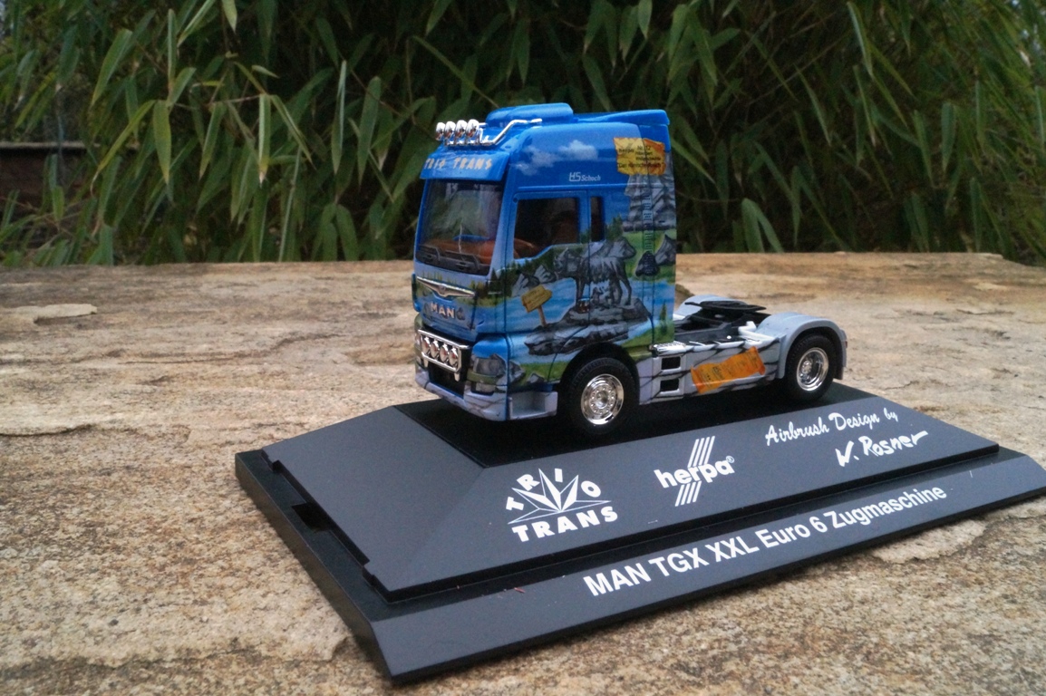 110839 - Herpa -MAN TGX XXL Euro 6 Zugmaschine „Herpa Weltgeschichte Nr. 12, Römer“