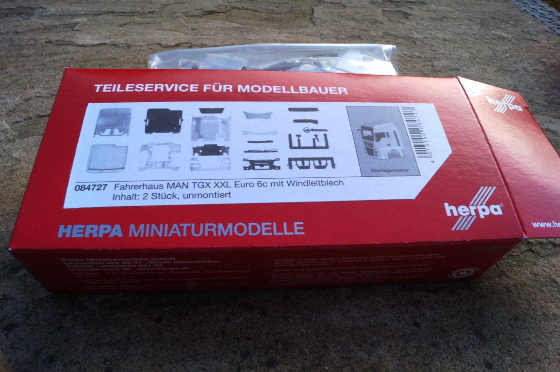 084727 - Herpa - Teileservice Fahrerhaus MAN TGX XXL Euro 6c mit Windleitblech Inhalt: 2 Stück
