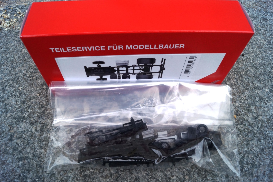 084932 - Herpa - Zubehör Teileservice  Fahrgestell Mercedes-Benz Atego 3-Seiten Kipper