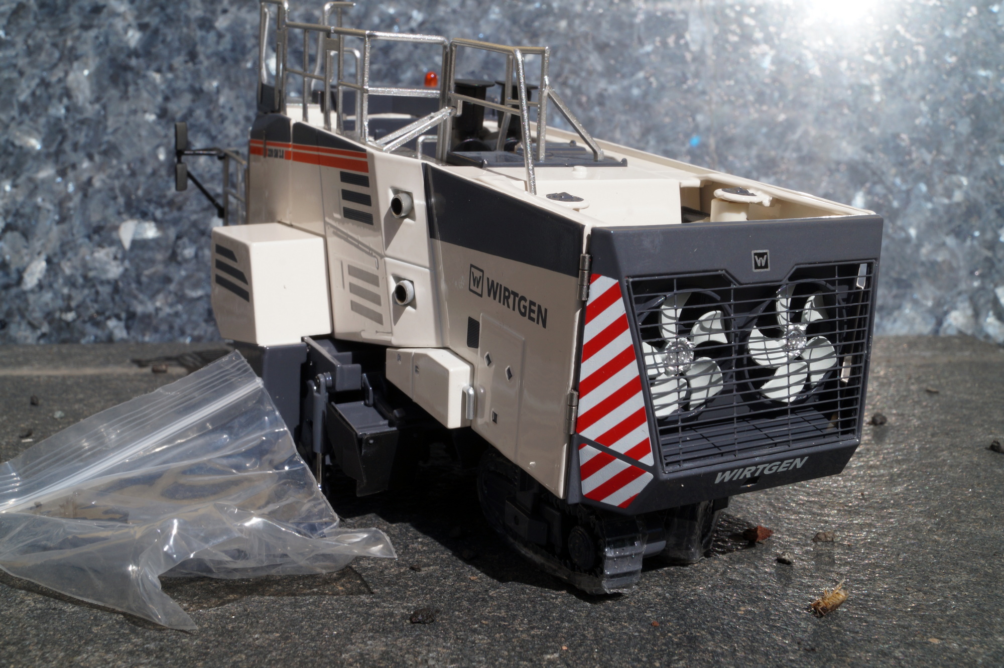 1036 - NZG - Wirtgen 220SM 3.8 Surface Miner