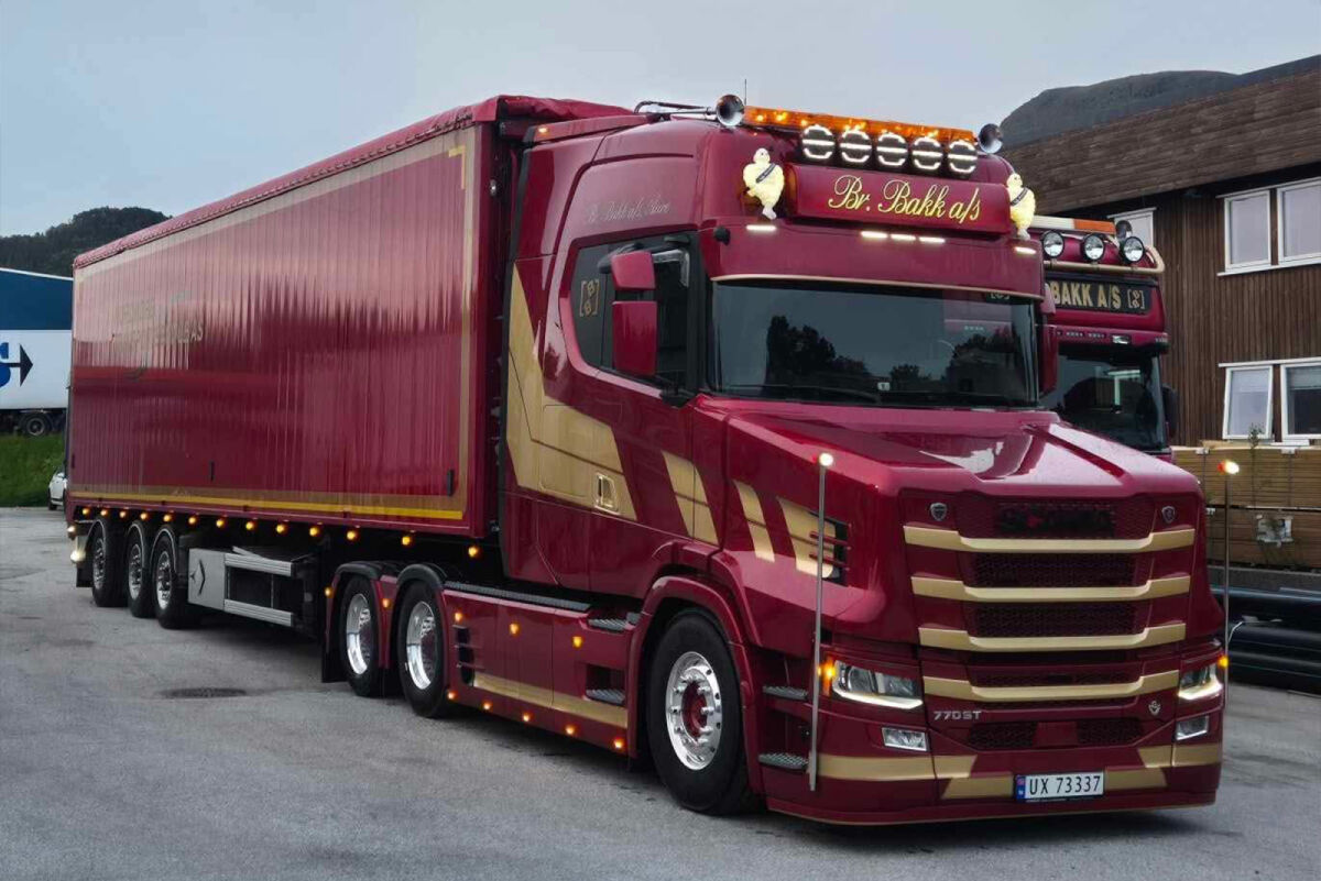 01-5305 - WSI - Scania Vlastuin 6x2 mit Schubbodenauflieger - BR. BAKK A/S - NOR