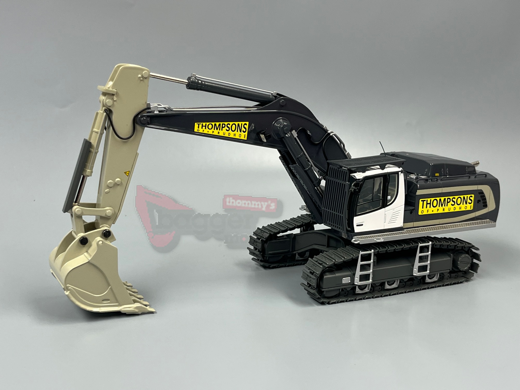 62-2013 - WSI - Liebherr R 970 SME Raupenbagger mit Tieflöffel und Abbruchzange - Thompsons - GB