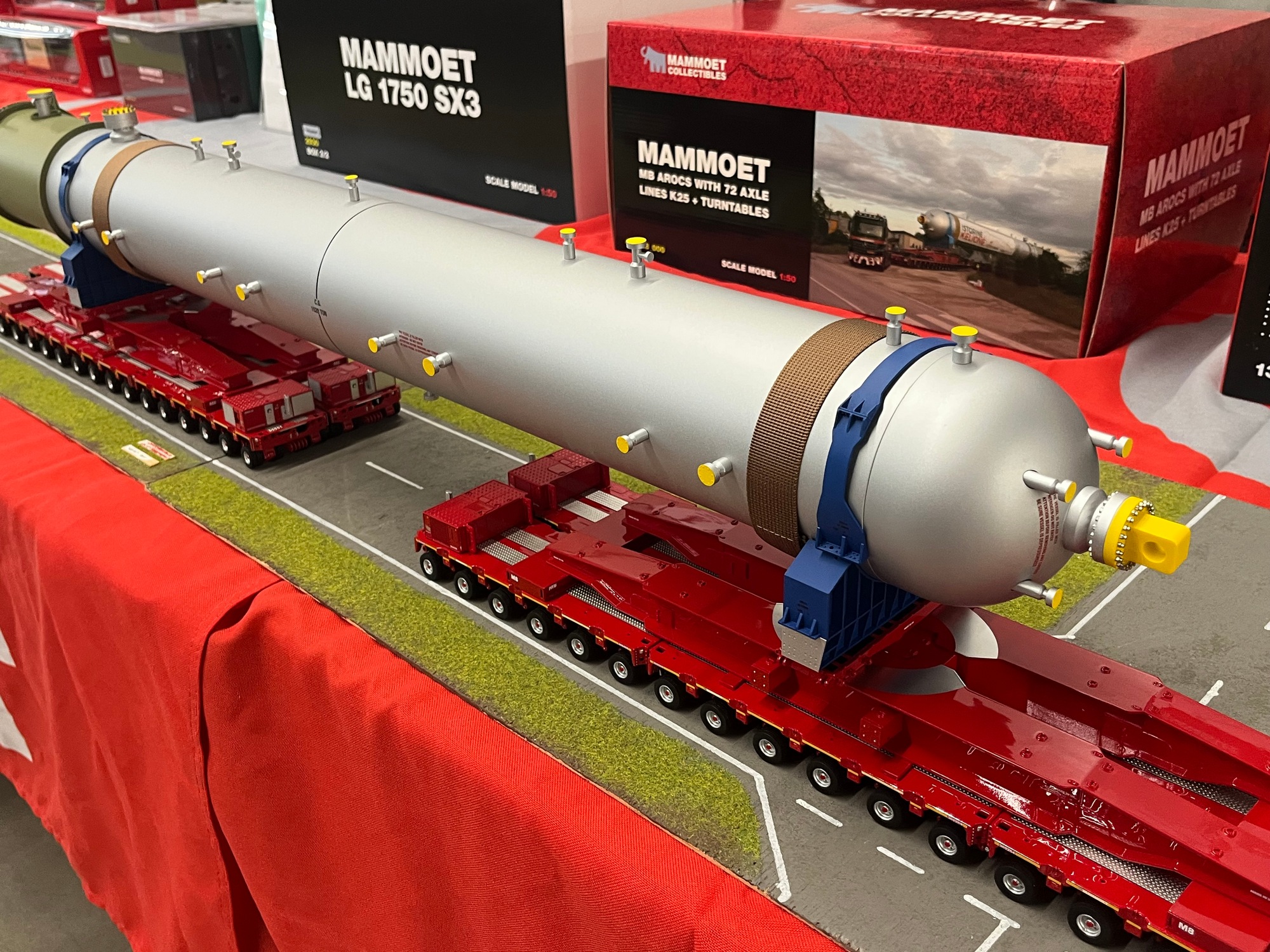 410344 - IMC Models - Ladegut -Mammoet Reaktor Länge 102cm