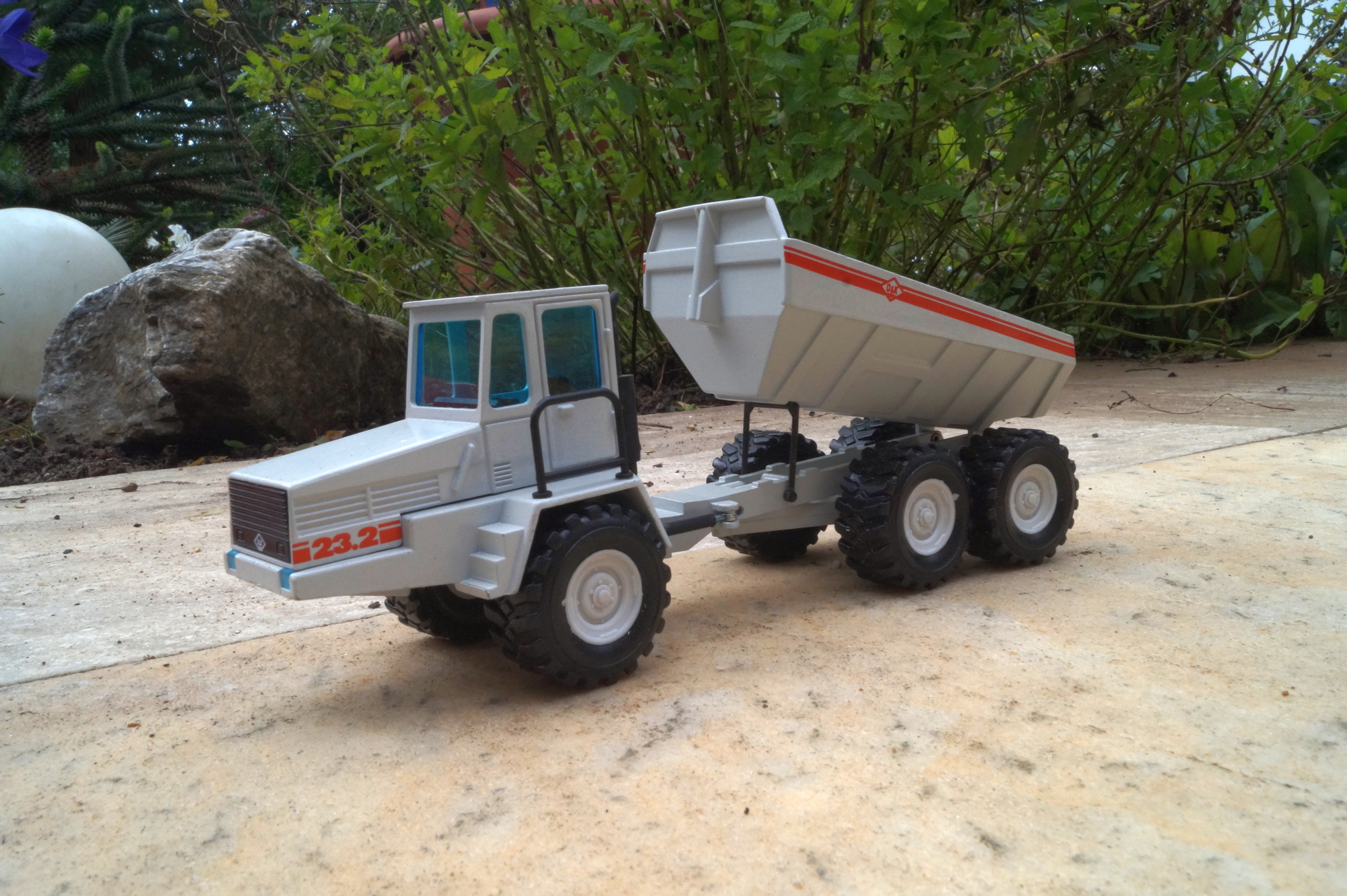 391 -Rainer - Orenstein & Koppel - O&K  D23.2 Knickgelenkter Dumper  weiß grau