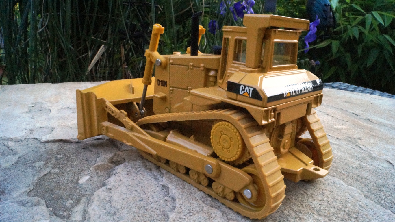 CAT  D10N  Raupe