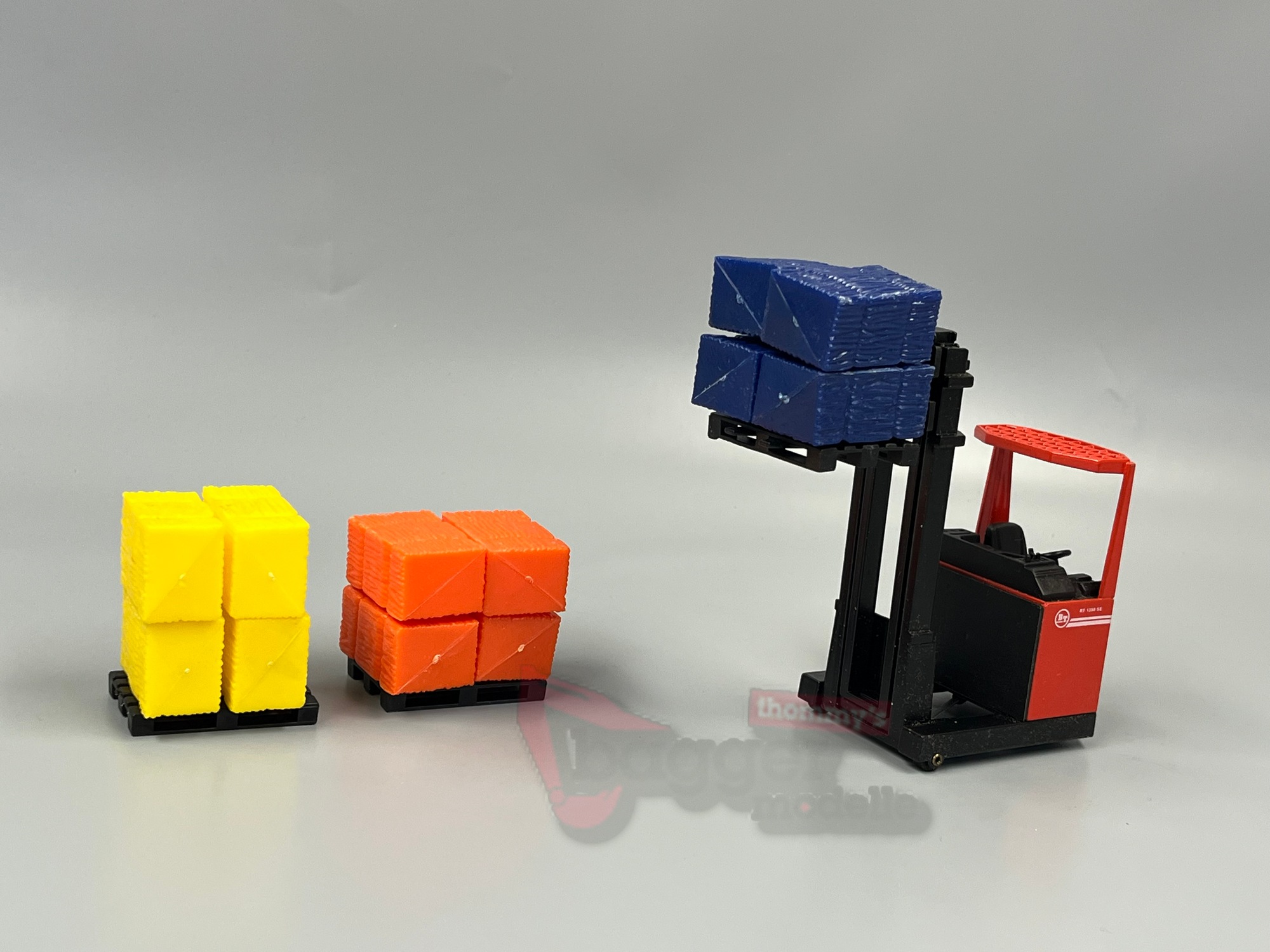 188 - Joal - BT RT 1350 SE Seitengabelstapler 1:24