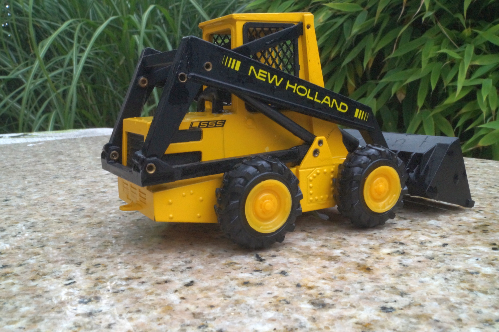 New Holland L555 Kompaktlader 1:25