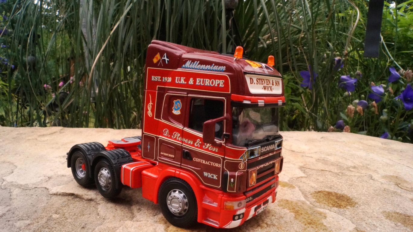 Scania 3achs Zugmaschine " D. Steven &Son WICK"