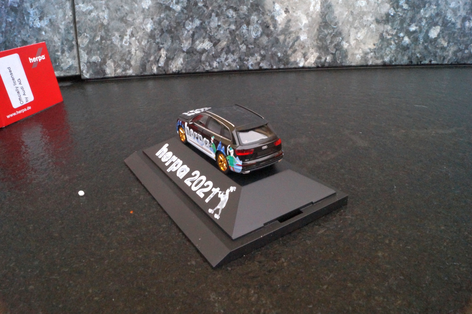 102179 - Herpa -Audi Q7 "Herpa Weihnachts-PKW 2021