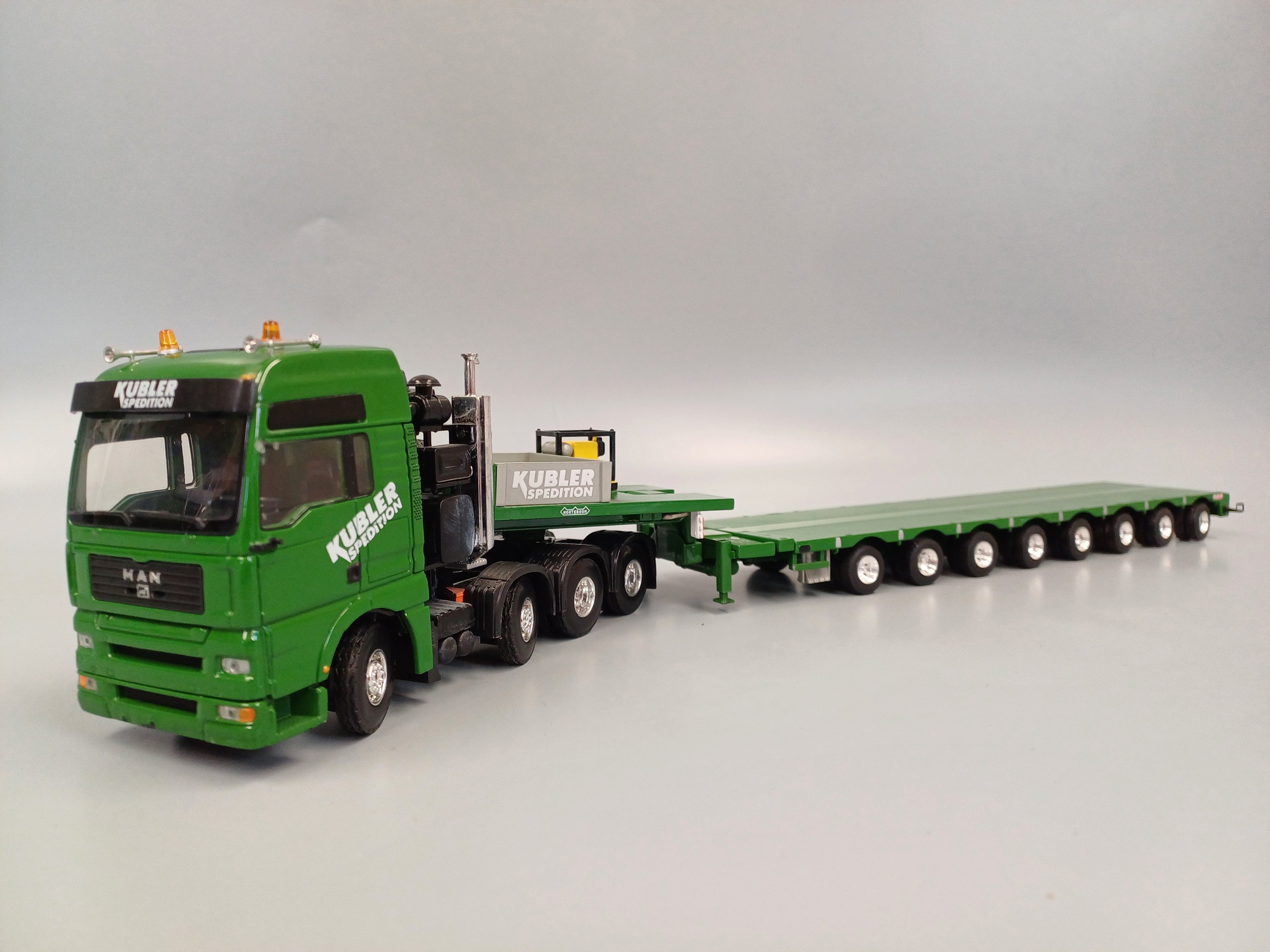 694- MAN 4achs mit 8 achs  Semi Tieflader  Kübler